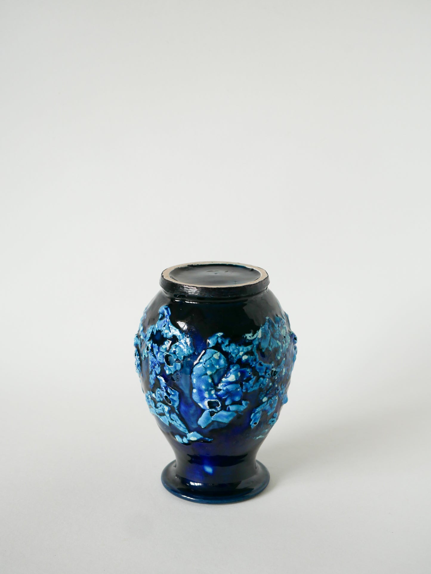 Vase boule en céramique, Fat Lava, Bleu, 1970