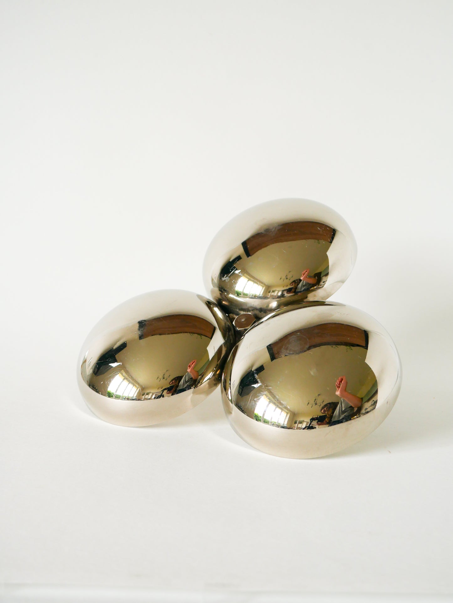 Vide-poche triple en métal argenté, modèle Pomme de Pain, 1950