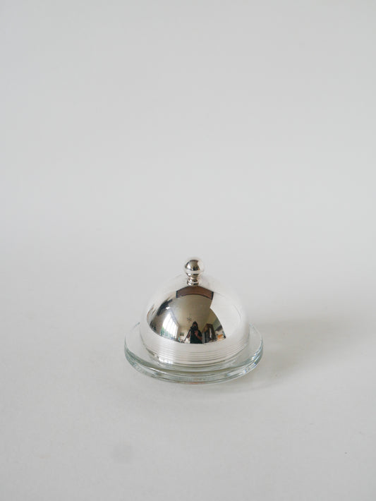 Beurrier en métal argenté et verre, St Hilaire, 1950