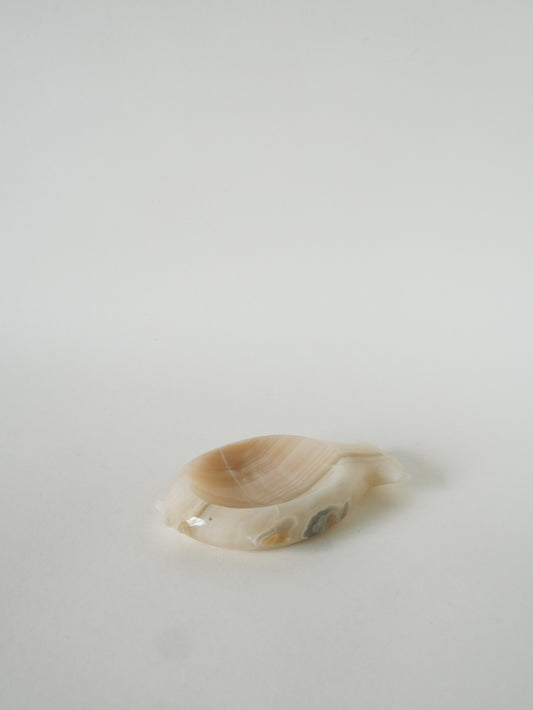 Vide-poche en onyx en forme de poisson, Blanc, 1970 - 16 X 11 cm