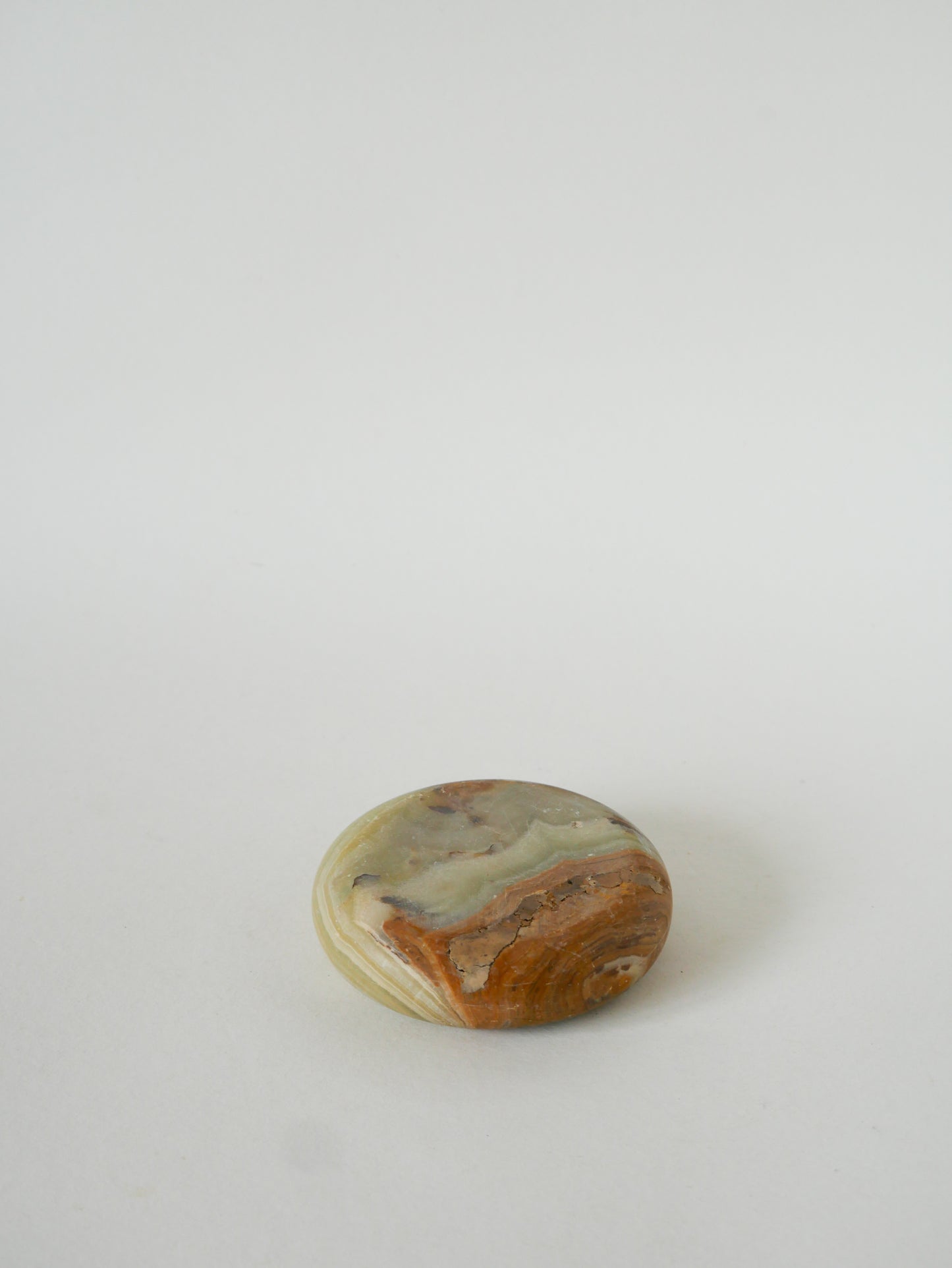 Cendrier en onyx forme ronde, Beige, 1970 - 10 cm