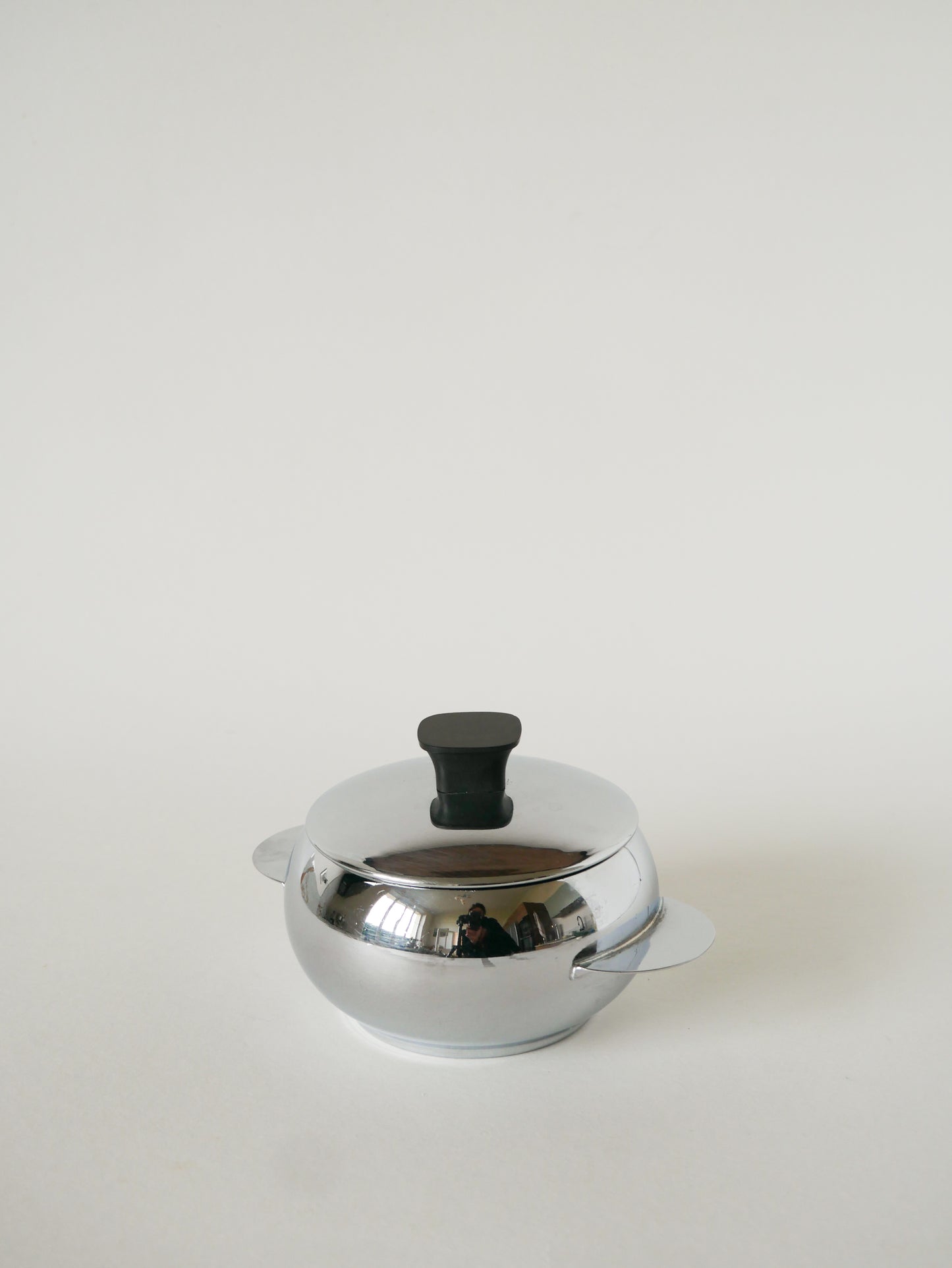 Petit sucrier en inox, poignée carrée,1970