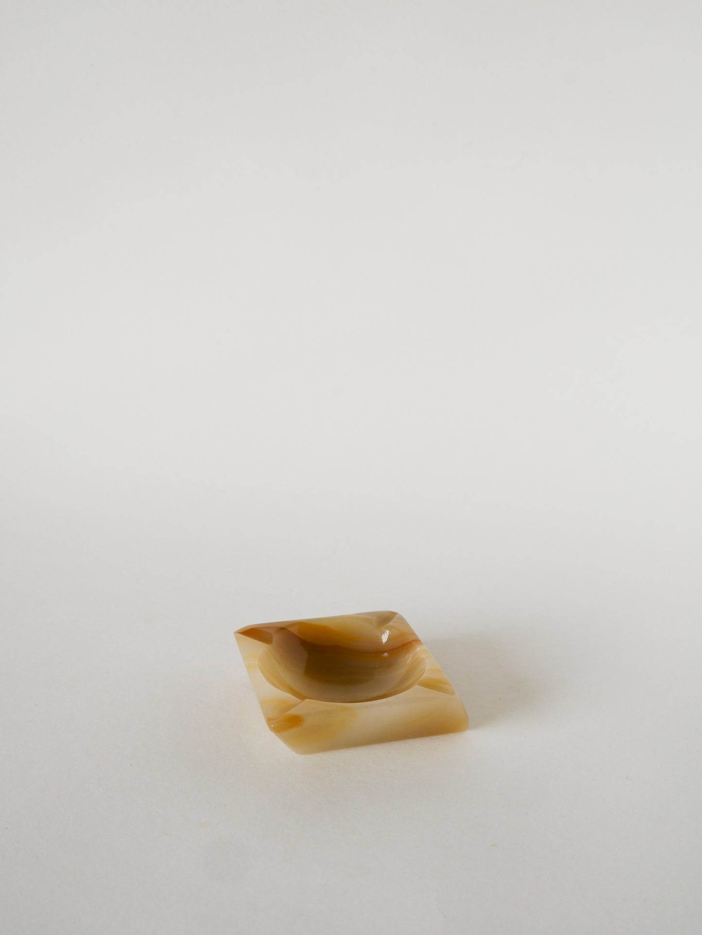 Cendrier en Onyx, forme Carrée, Beige, Design, 1970 - 10 X 10 cm