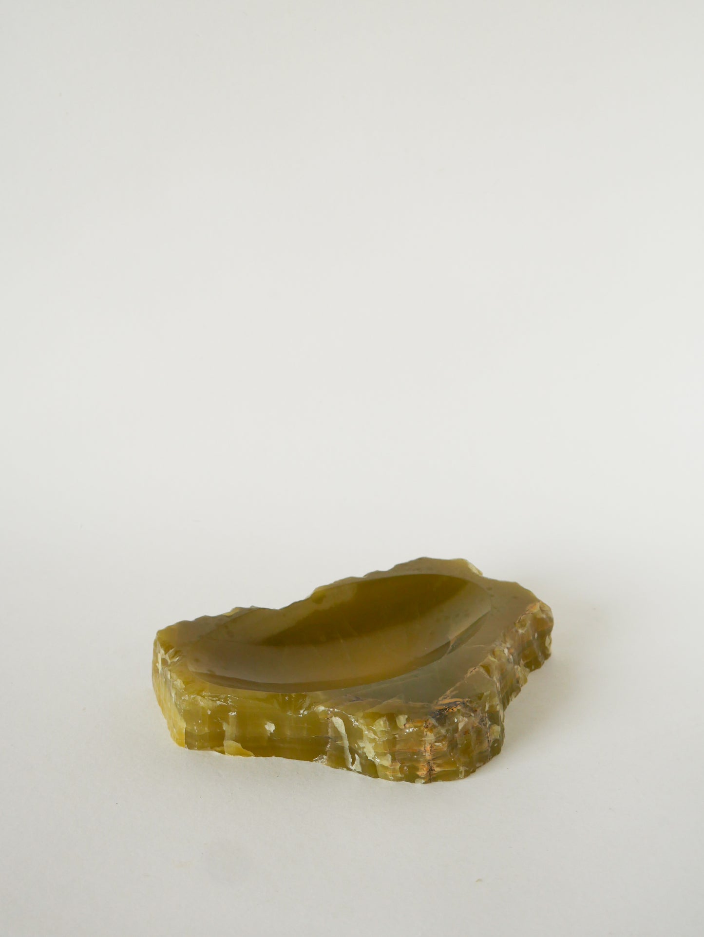 Très grand vide-poche en Albâtre, forme Libre, Ocre, 1970