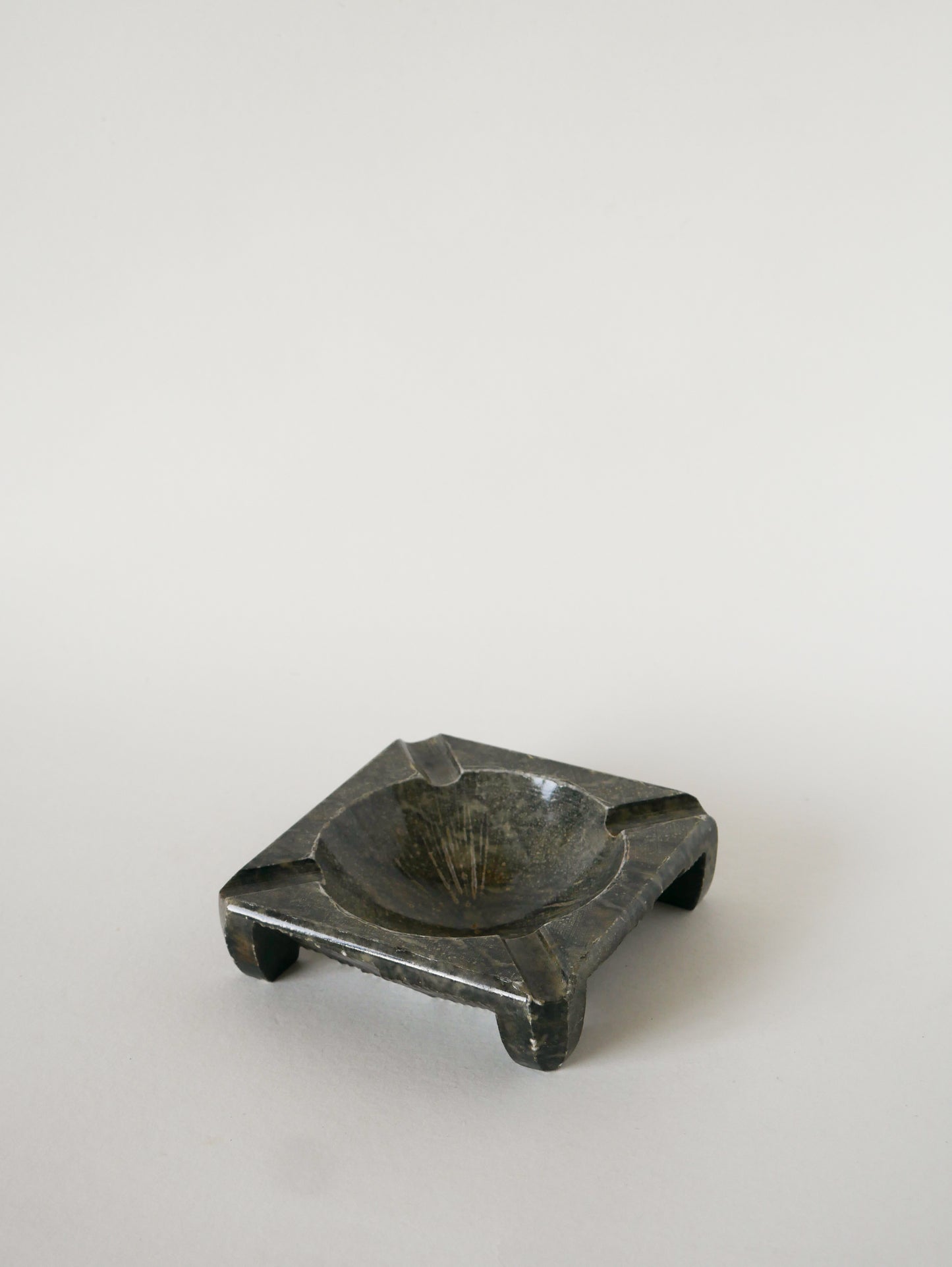 Très grand cendrier en marbre, forme Carrée, Gris Foncé, Design, 1970