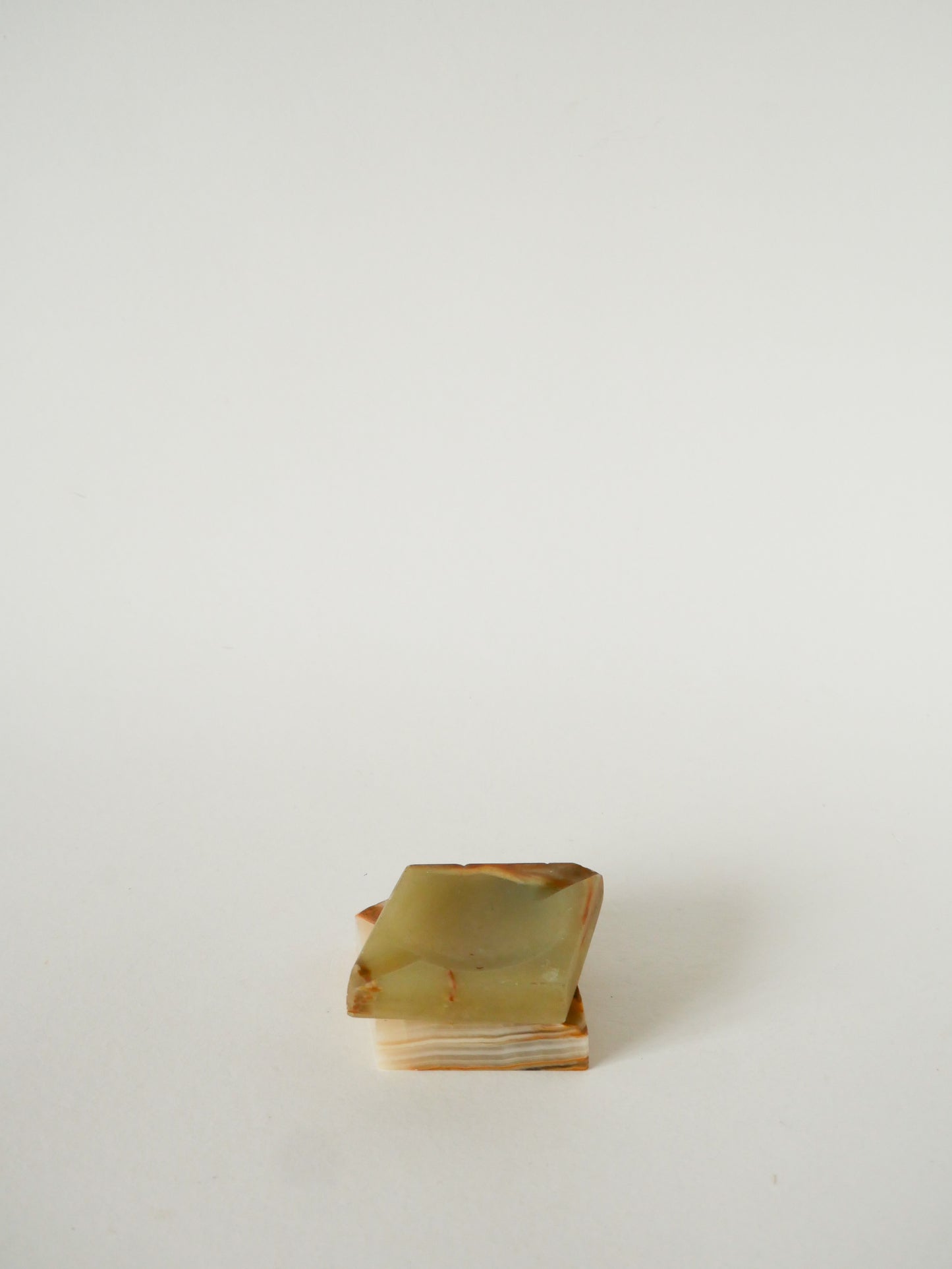 Vide-poche en Onyx, forme Carreau, Vert et Marron, 1970