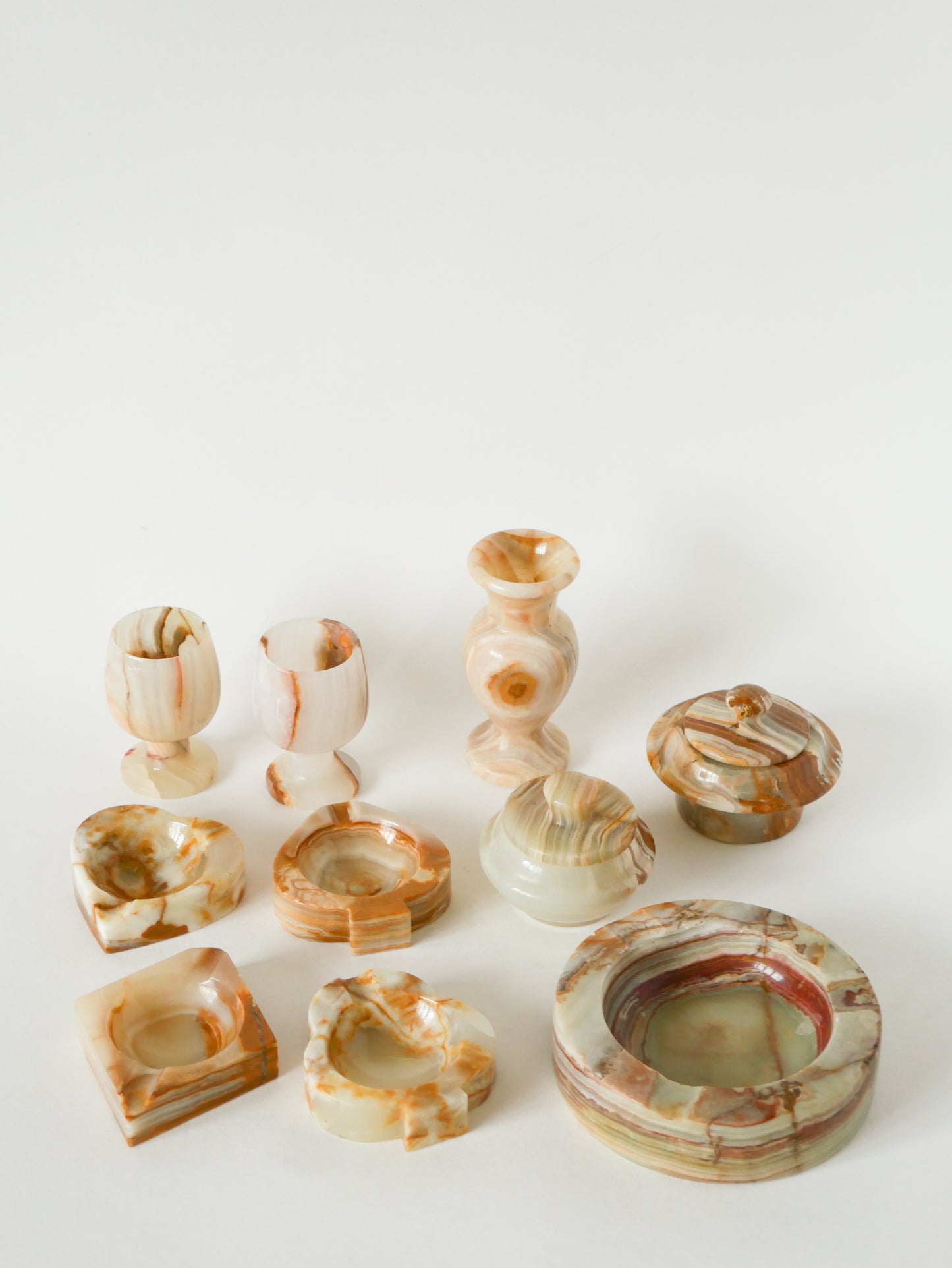 Grand vide-poche en Albâtre, forme Ronde, Beige et Marron, Design, 1970  - 13 X 3.5 cm
