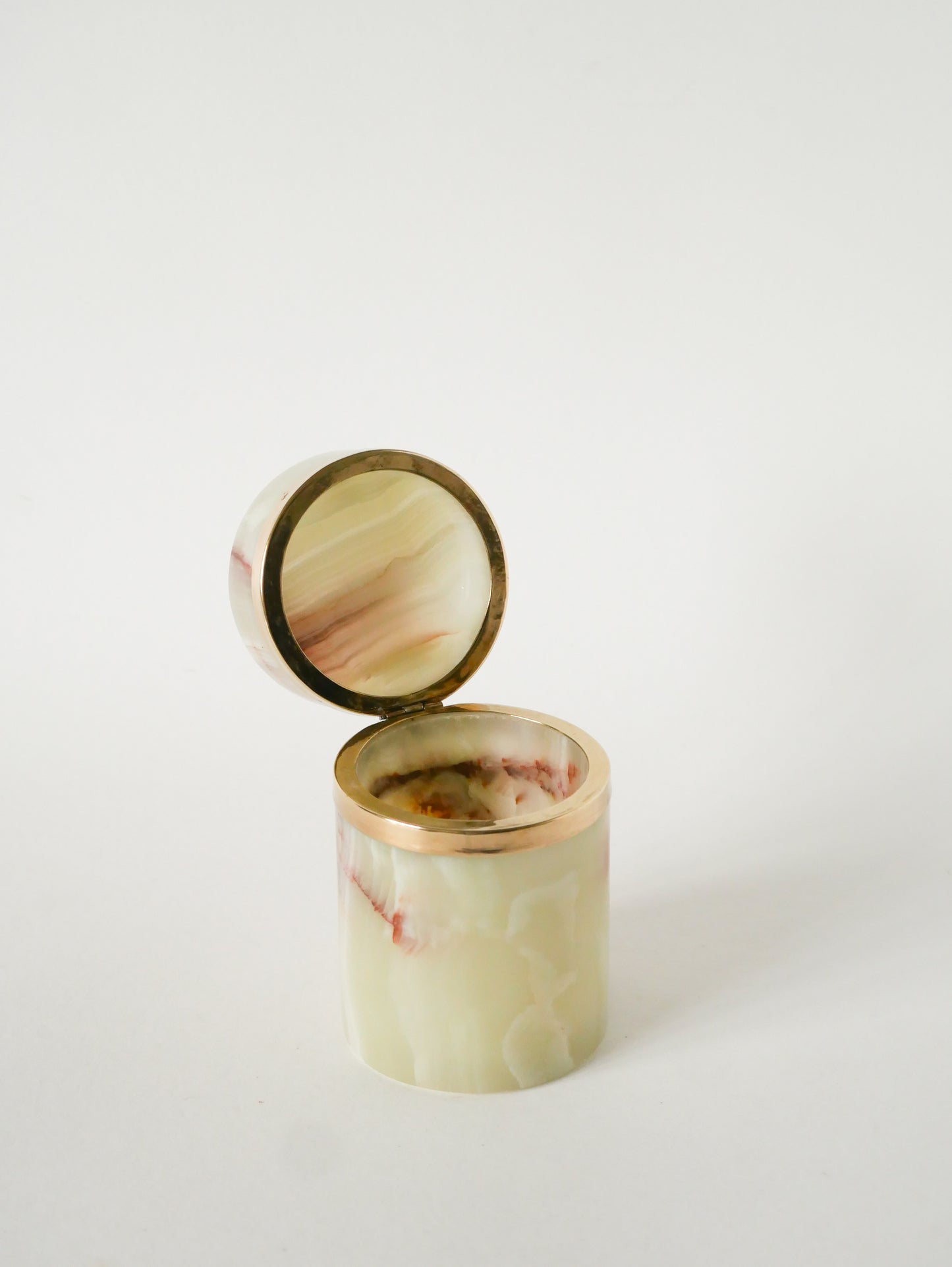 Grande boîte en Albâtre et Laiton, forme Cylindre, Design, 1970