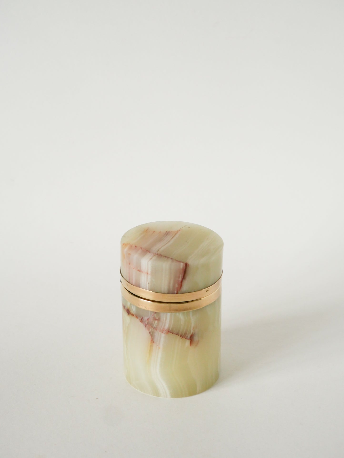 Grande boîte en Albâtre et Laiton, forme Cylindre, Design, 1970