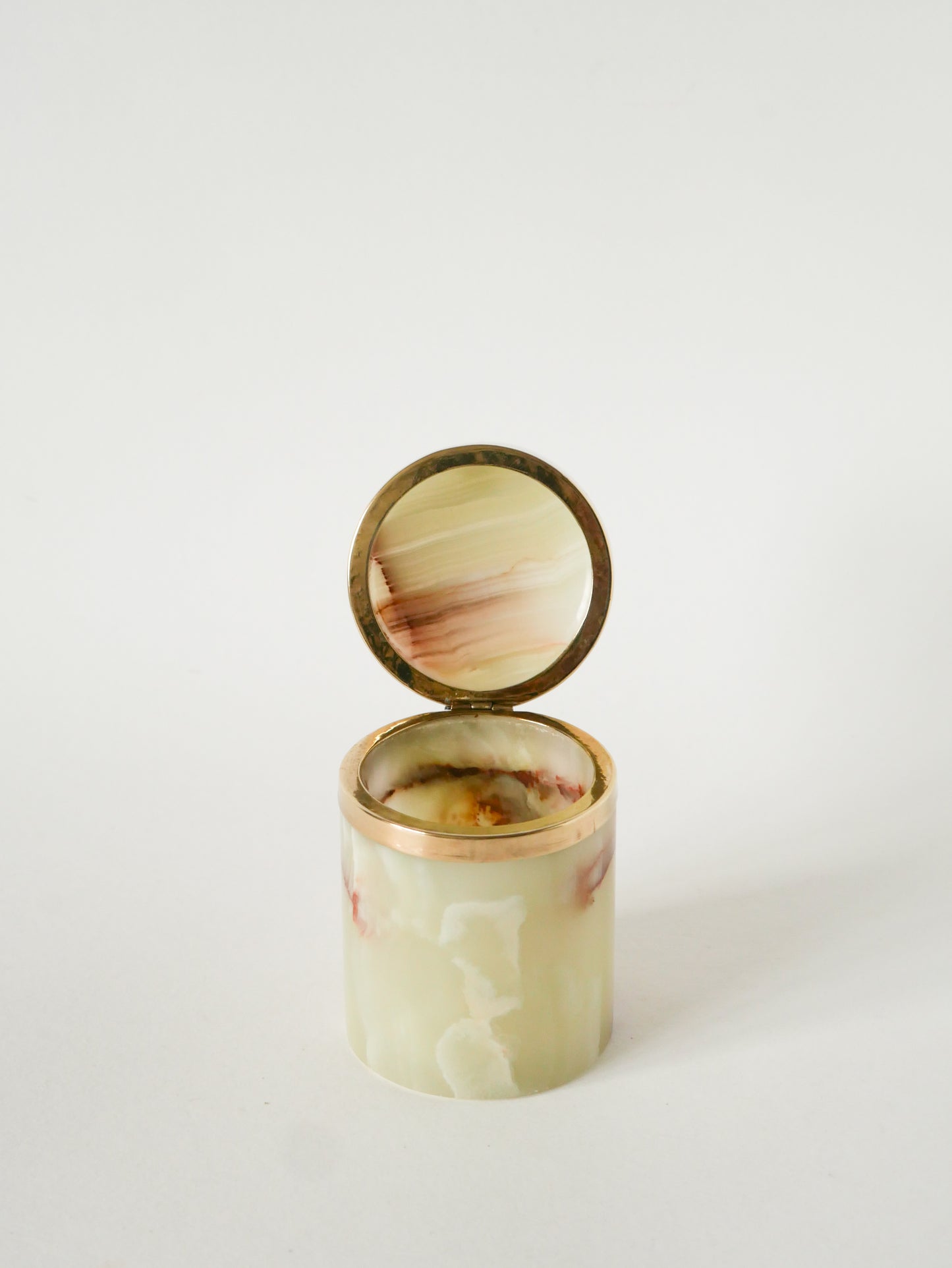 Grande boîte en Albâtre et Laiton, forme Cylindre, Design, 1970