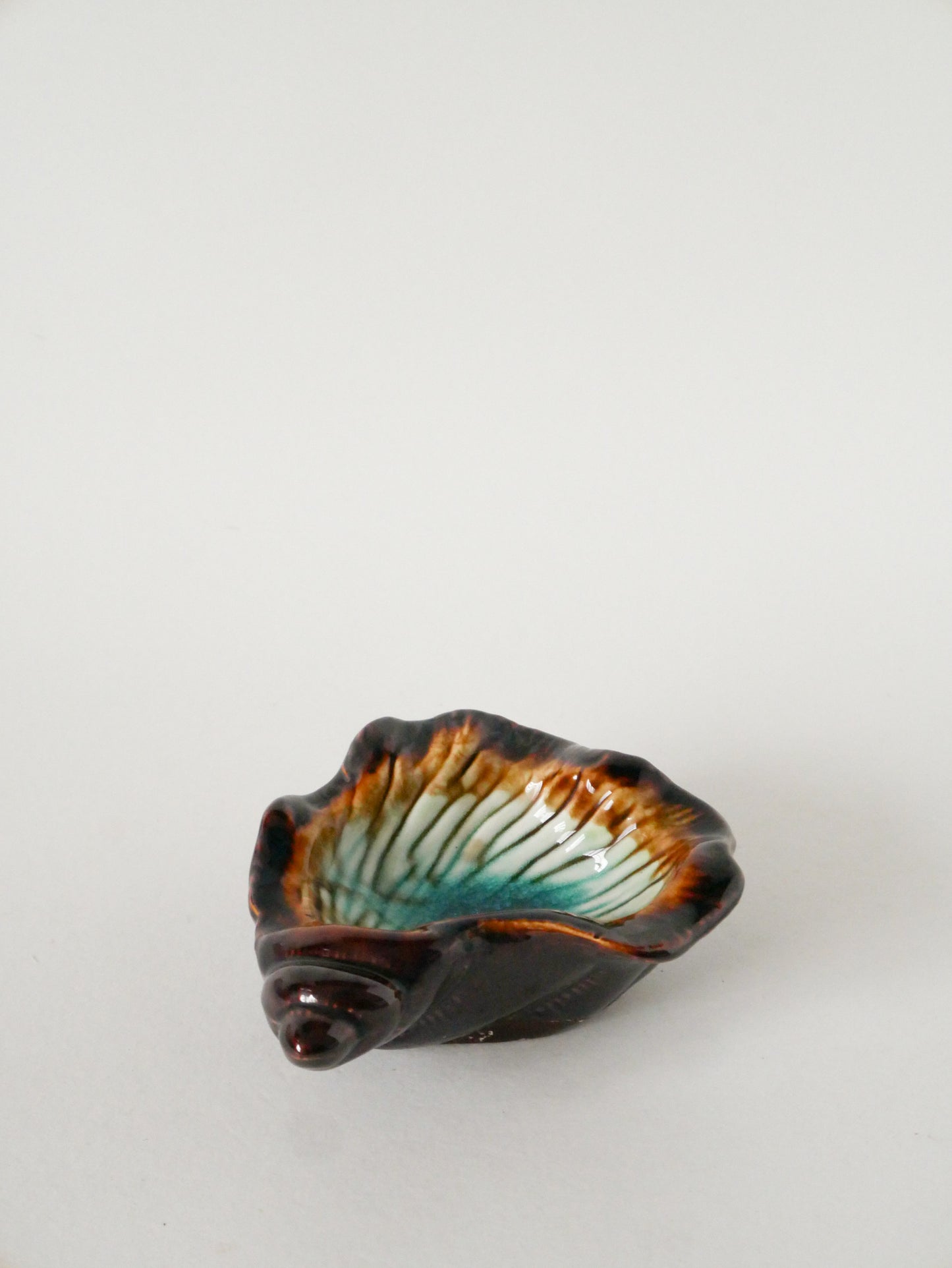 Vide-poche en céramique forme Coquillage, Marron et Bleu, 1970