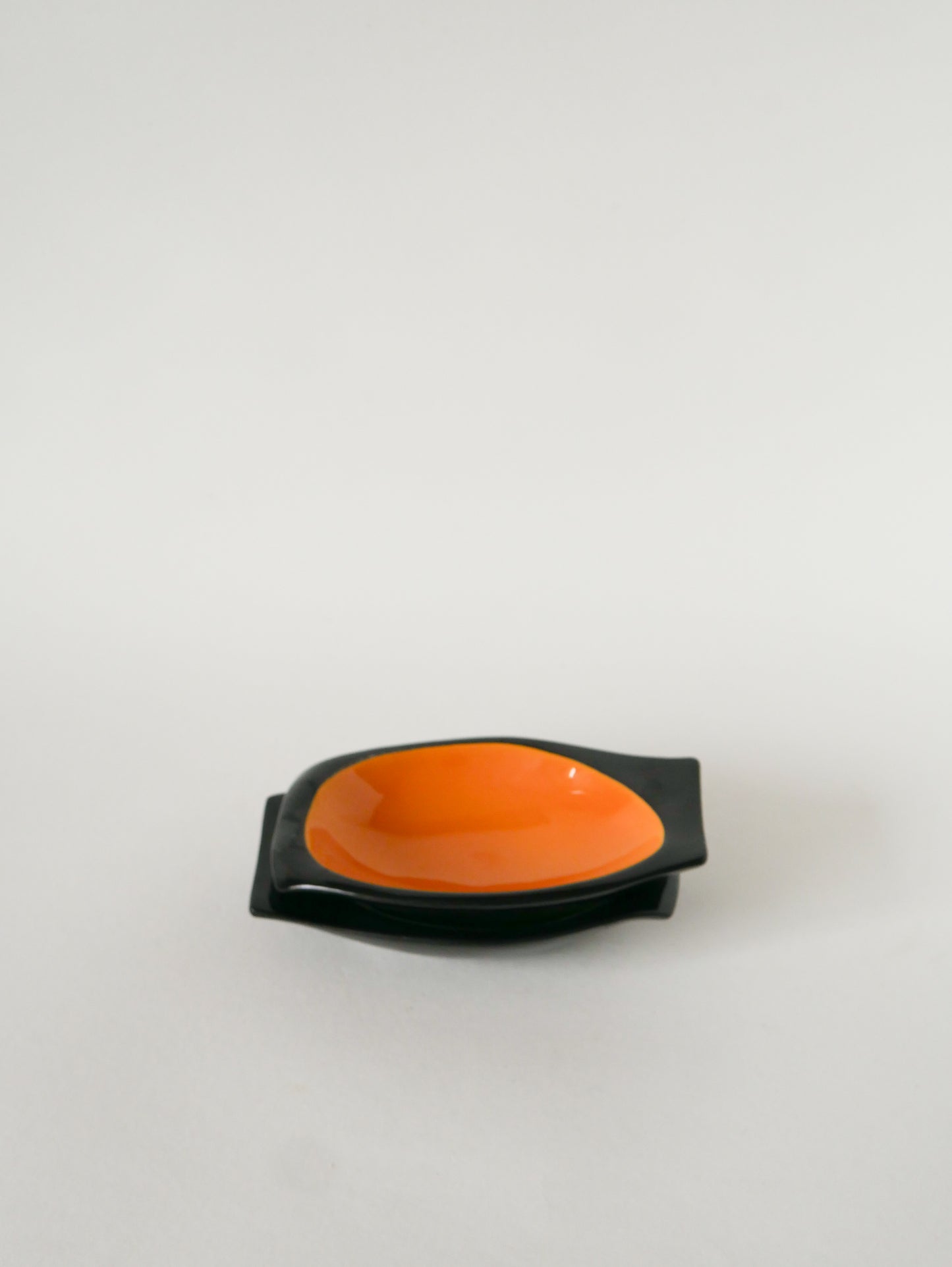 Paire de ramequins en céramique, Noir, Vert et Orange, Signés Vamet Paris, 1960