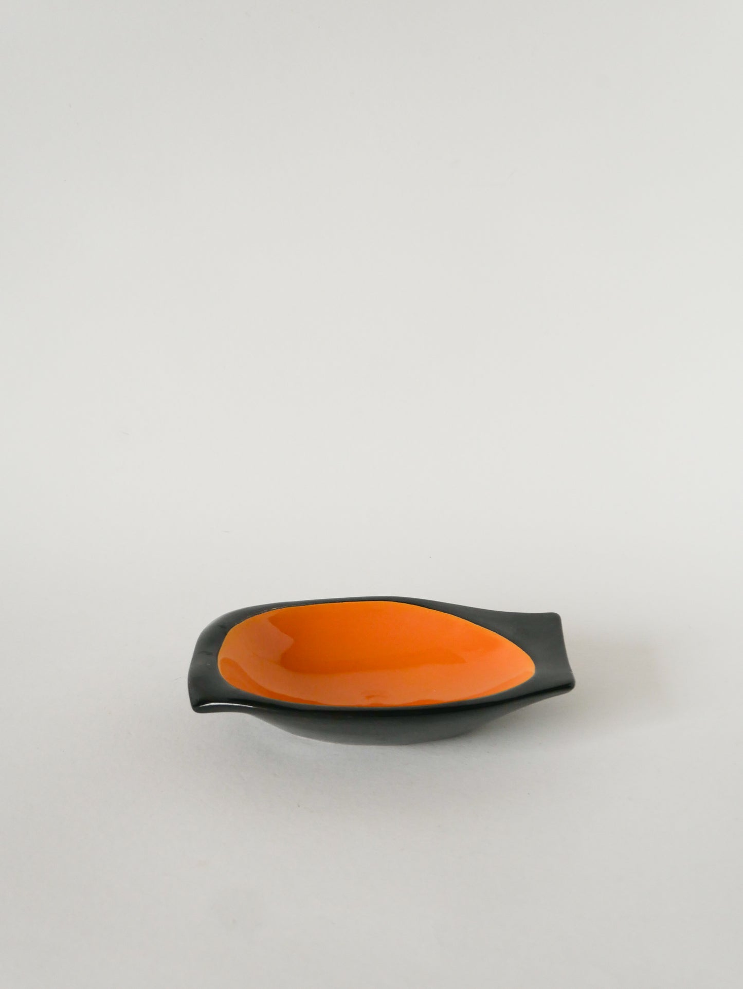 Paire de ramequins en céramique, Noir, Vert et Orange, Signés Vamet Paris, 1960