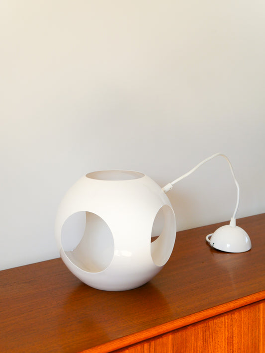 Petite suspension Design Eye ball en métal blanc, fil long, Space Age, UFO, 1970 - 22 cm, fil 50 cm