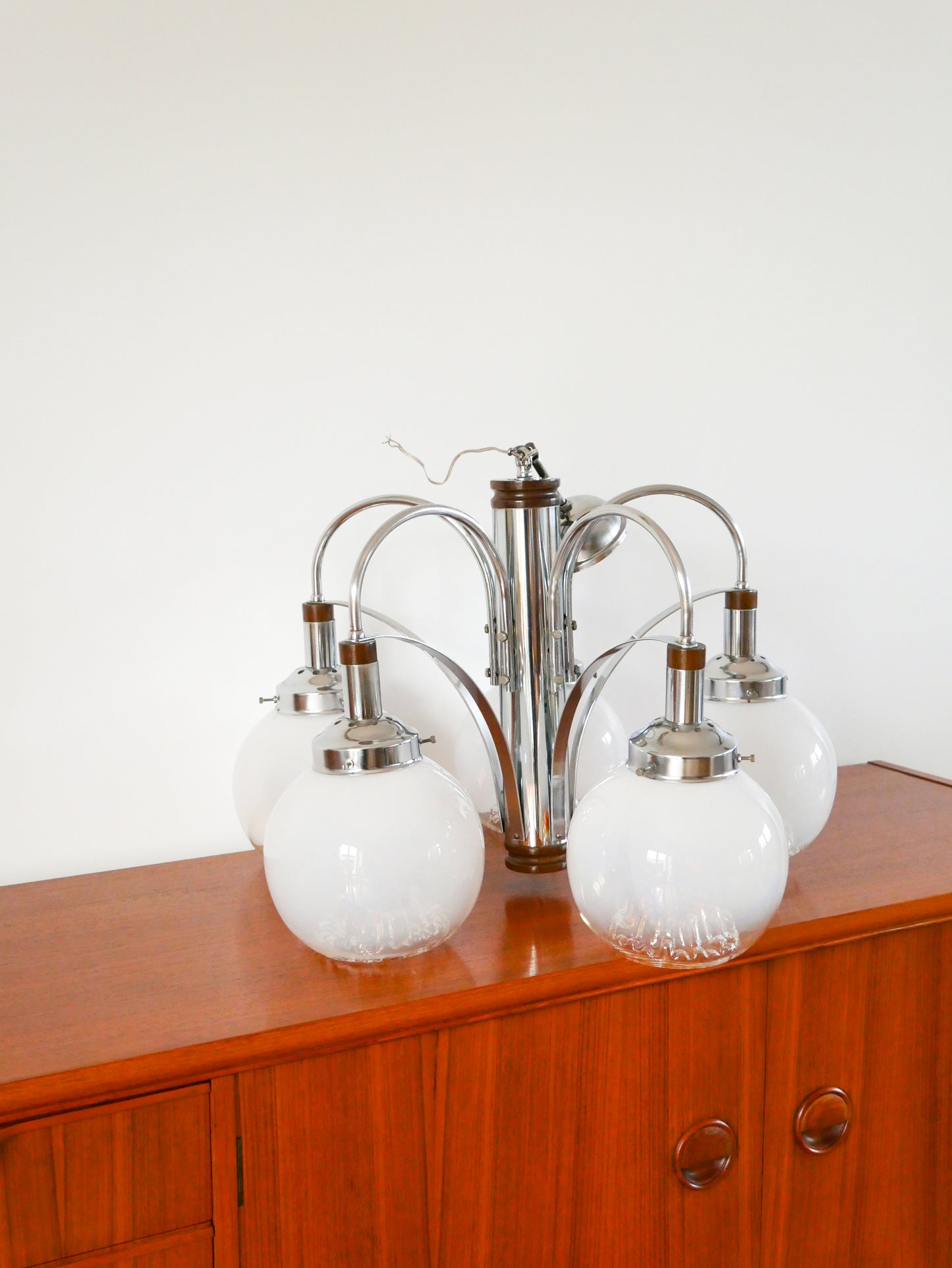 Lustre Gaetano Sciolari, 5 feux, en verre de Murano, Opaline et Ambré, 1970