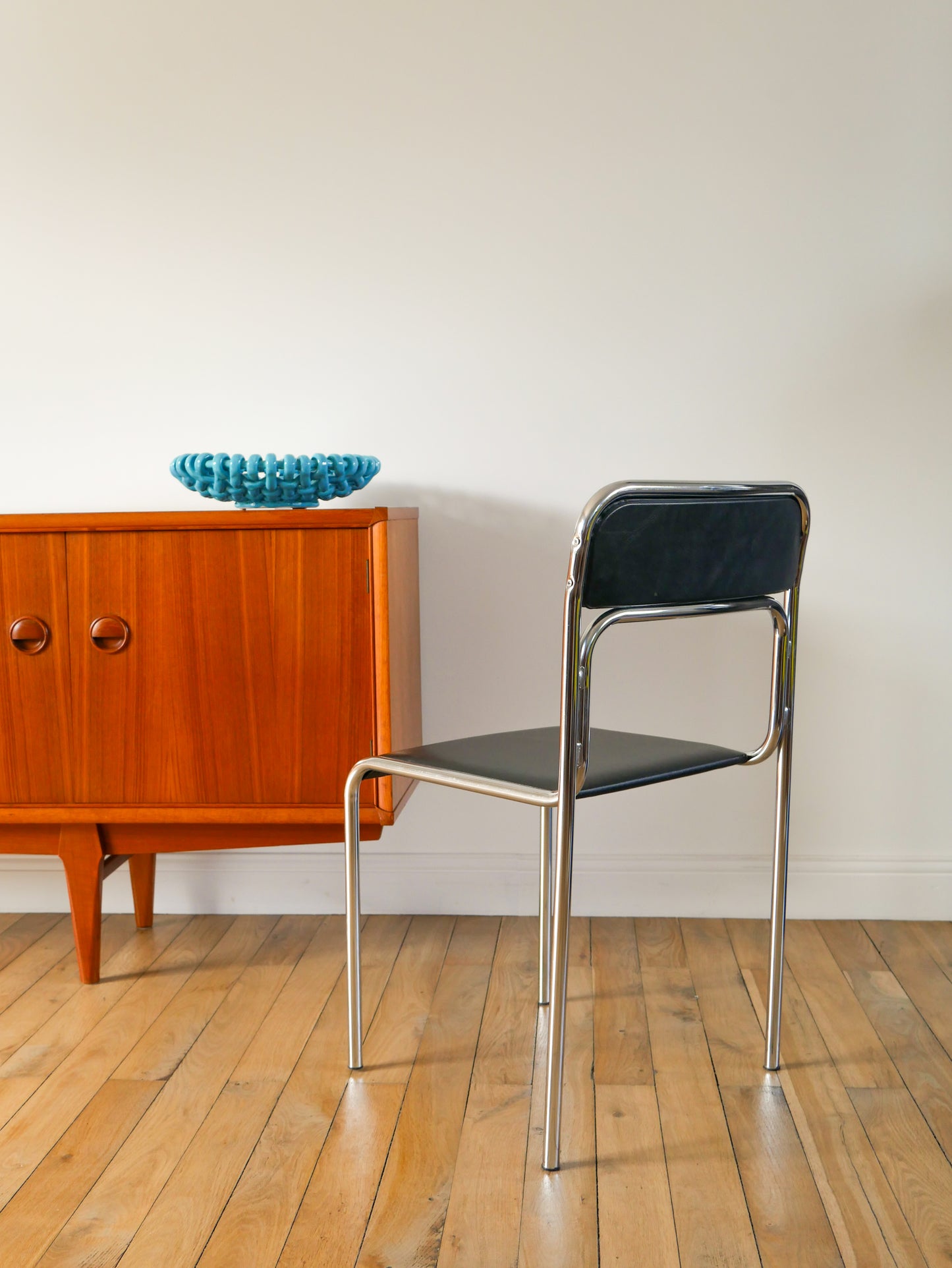 Paire de chaises en chrome et skaï, Noir, Design Bauhaus, 1970