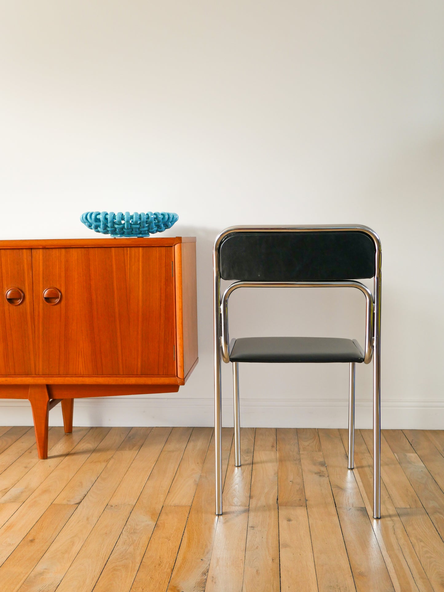 Paire de chaises en chrome et skaï, Noir, Design Bauhaus, 1970