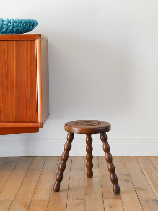Tabouret tripode haut en bois, pieds tourné, 1950 - 32 X 23 cm