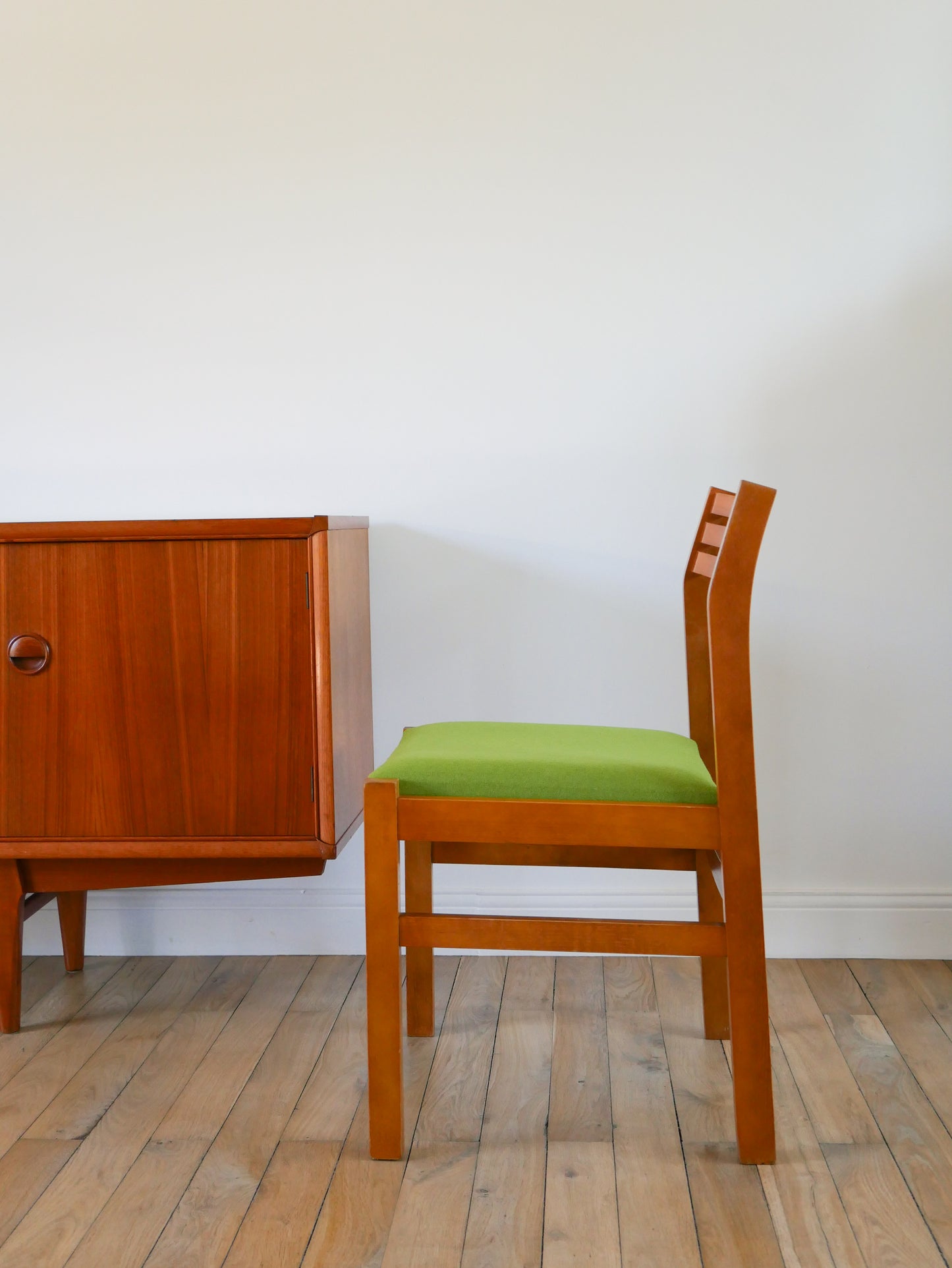 Ensemble de 4 chaises Scandinaves en bois de hêtre, retapissées en laine, Green Matcha, 1960