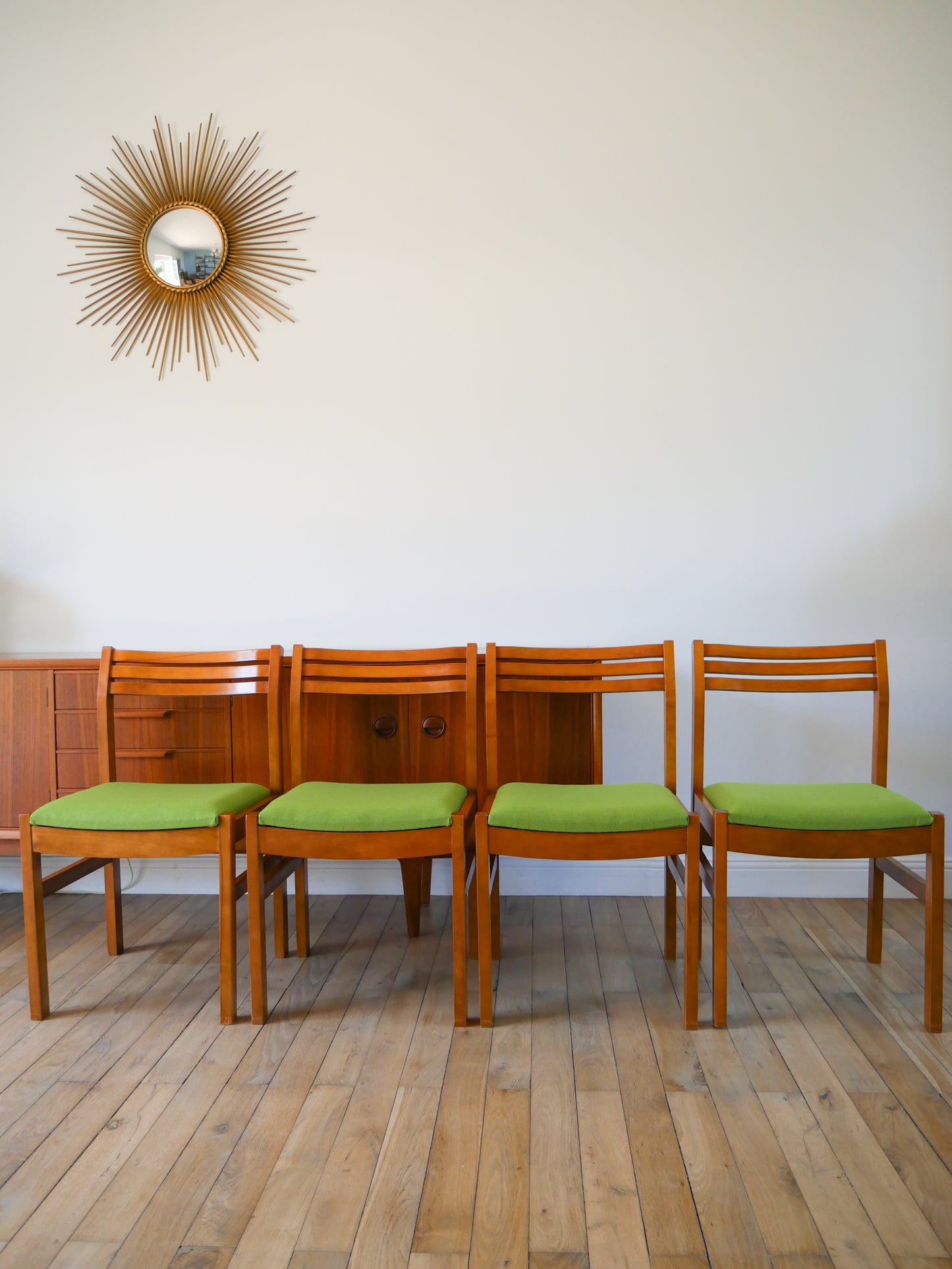 Ensemble de 4 chaises Scandinaves en bois de hêtre, retapissées en laine, Green Matcha, 1960