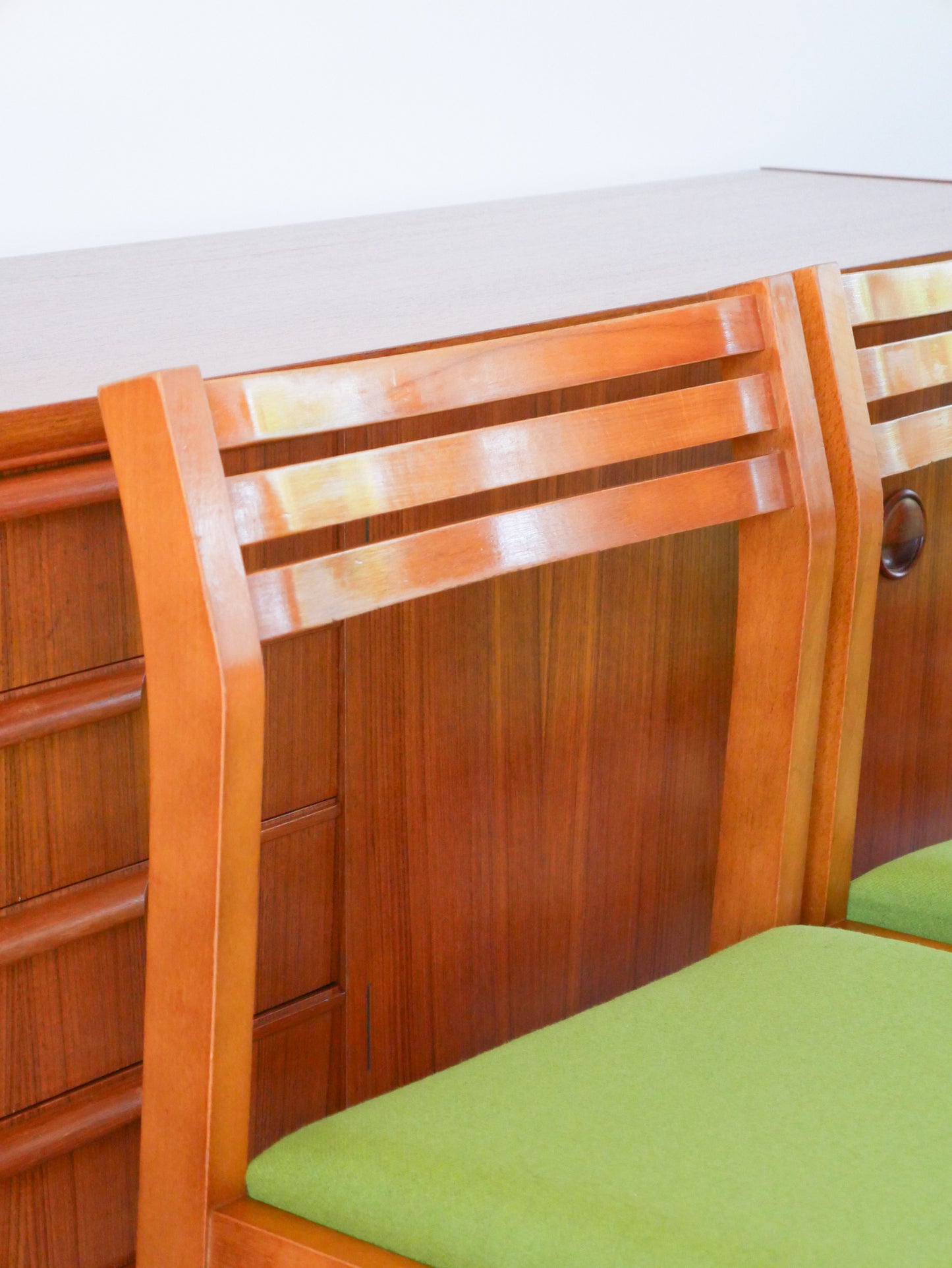 Ensemble de 4 chaises Scandinaves en bois de hêtre, retapissées en laine, Green Matcha, 1960
