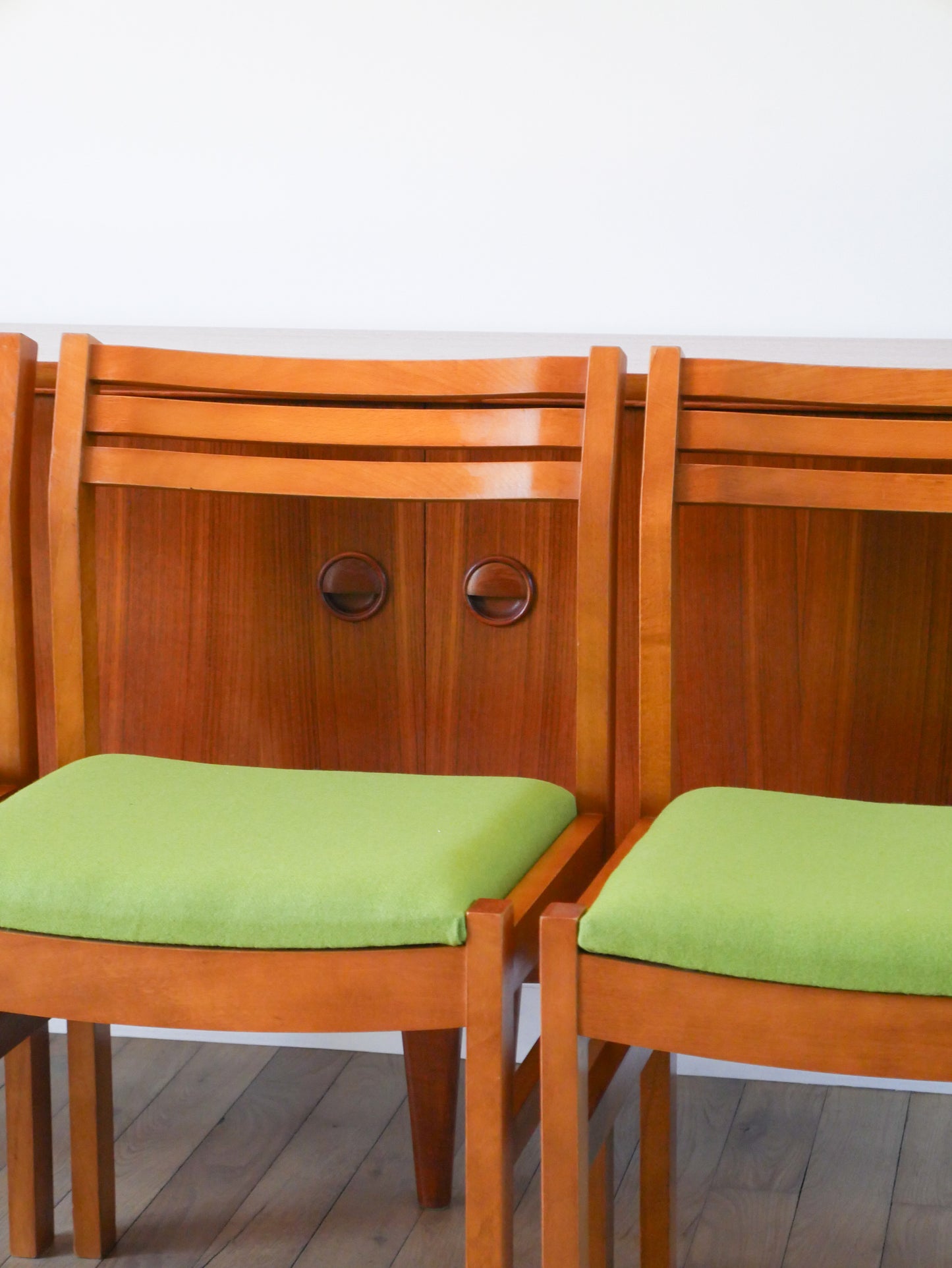 Ensemble de 4 chaises Scandinaves en bois de hêtre, retapissées en laine, Green Matcha, 1960