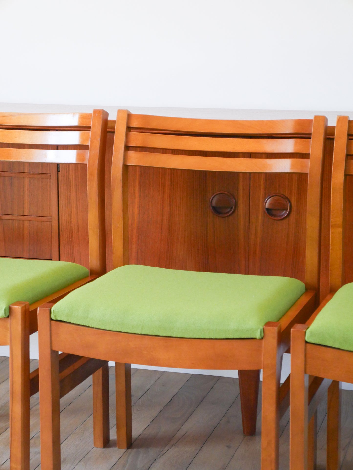 Ensemble de 4 chaises Scandinaves en bois de hêtre, retapissées en laine, Green Matcha, 1960