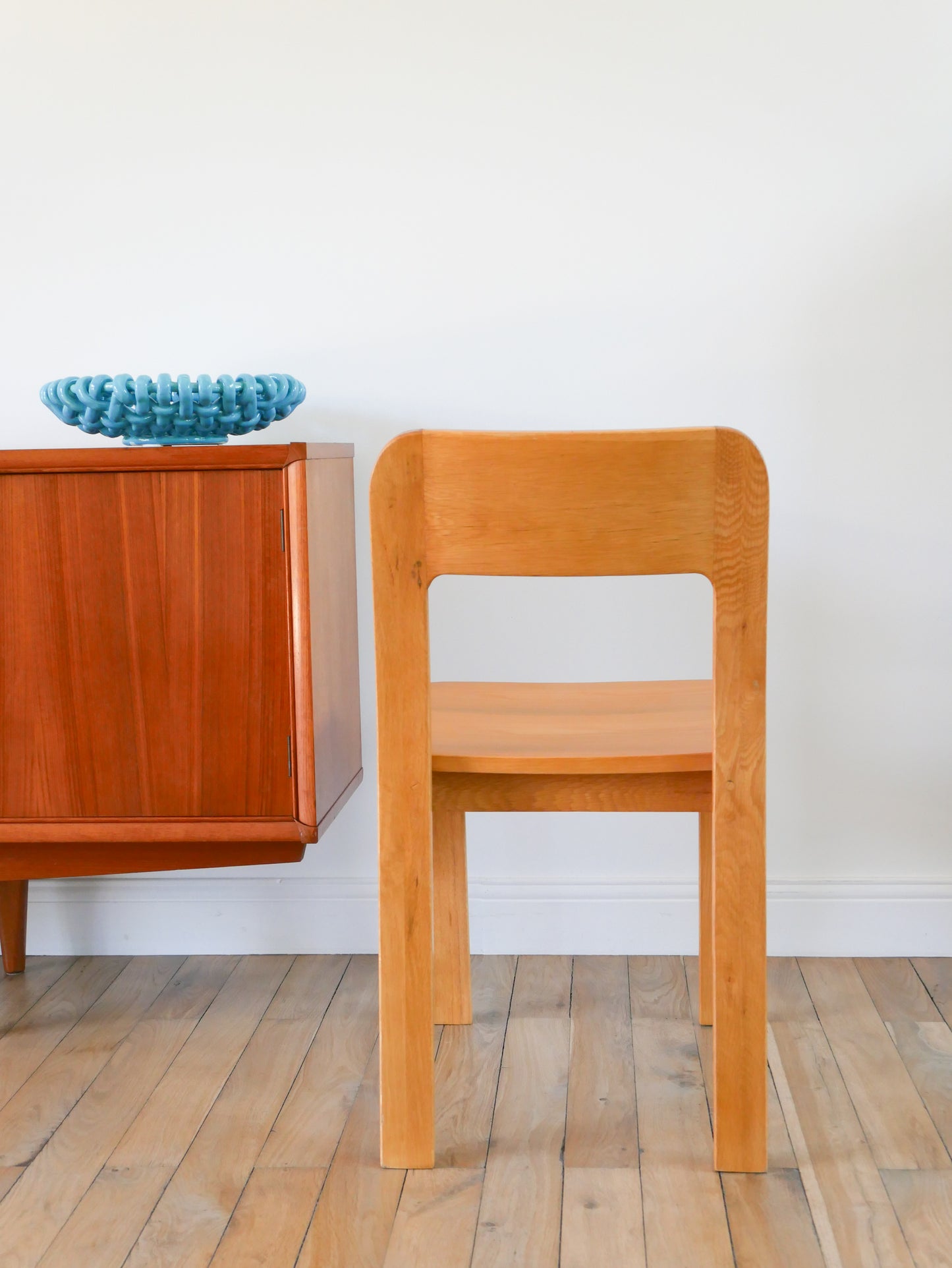 Chaise en chêne massif, Design, 1980