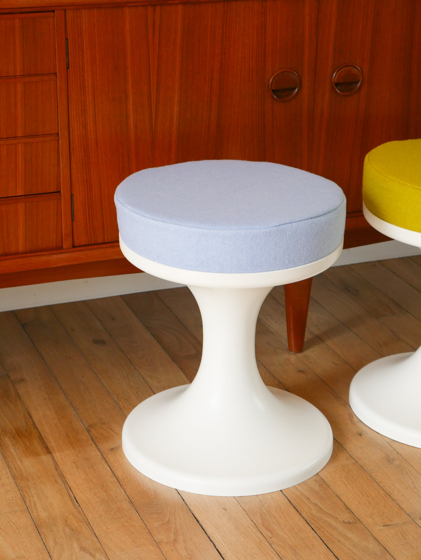 Tabouret tulipe en Plastique et Laine, Baby Blue, Design Space Age, 1970