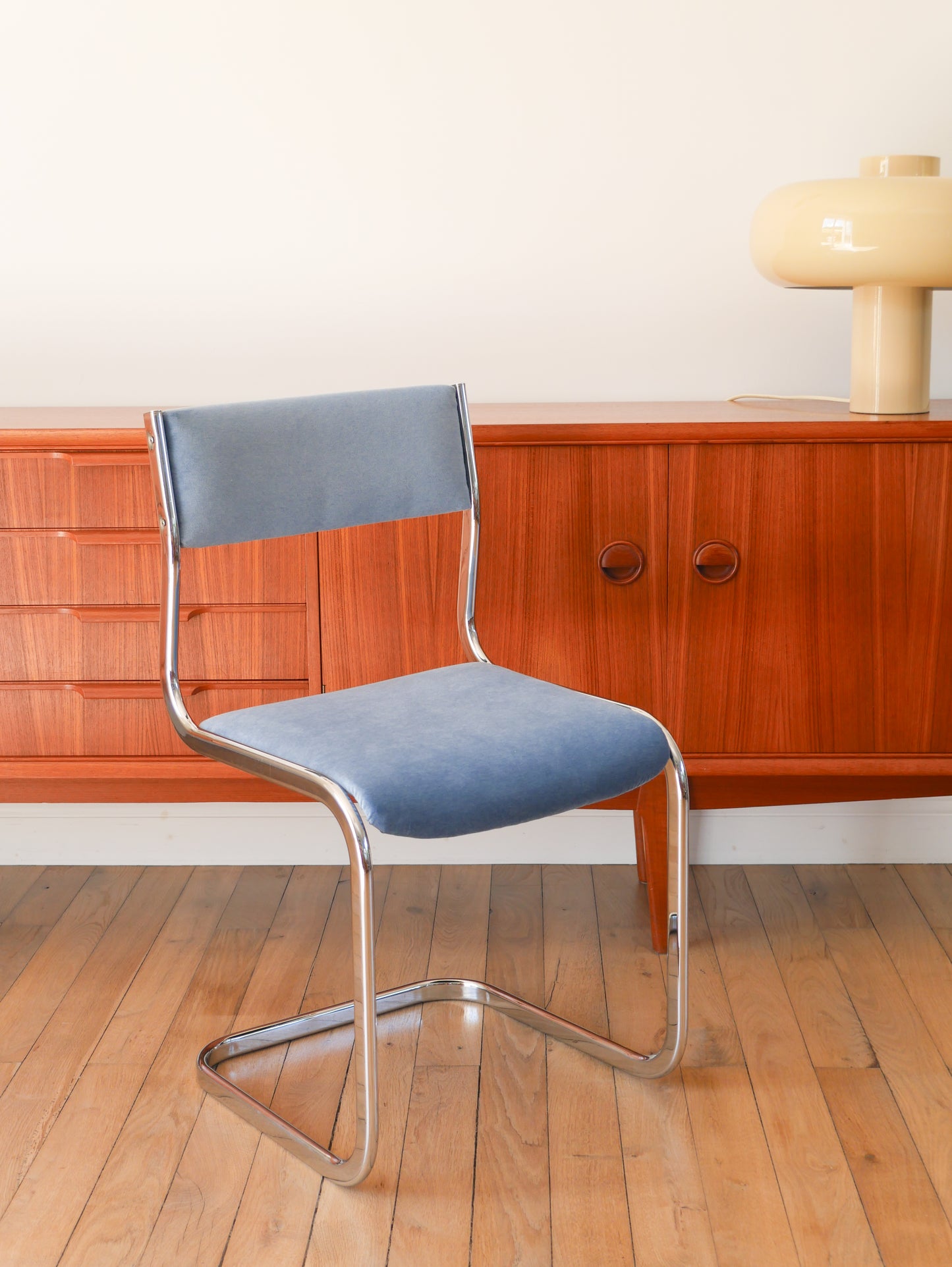 Chaise en chrome, retapissée en velours, Bleu Orage, Design, 1970