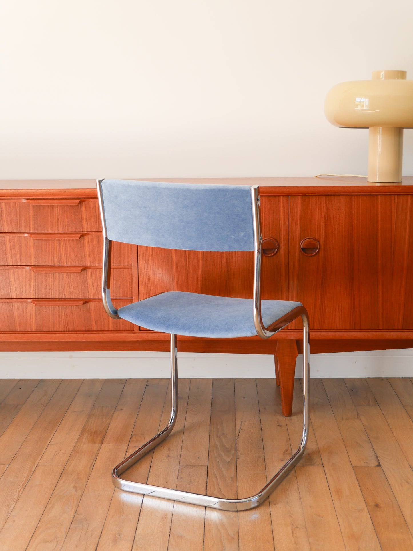 Chaise en chrome, retapissée en velours, Bleu Orage, Design, 1970