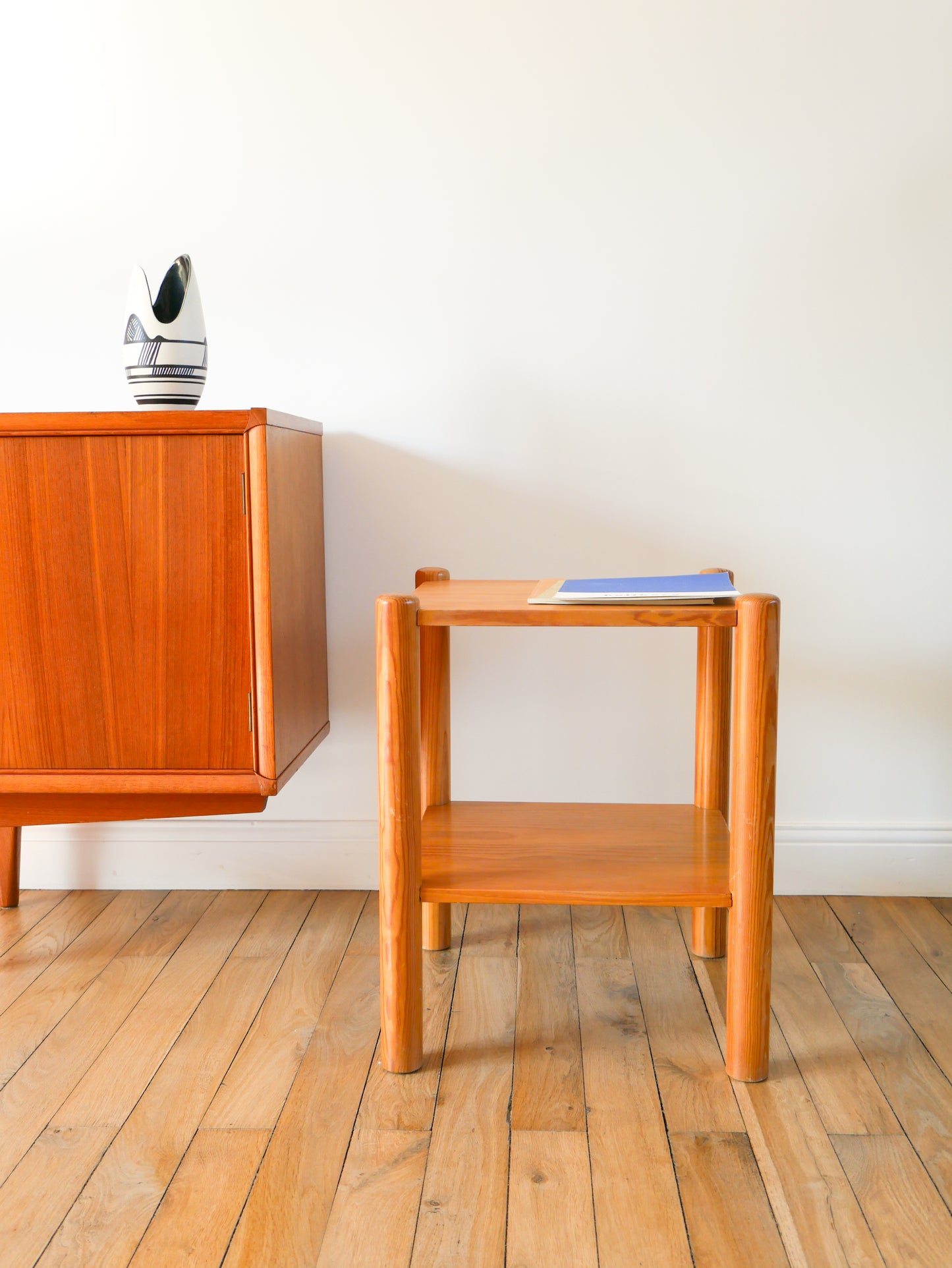Table d'appoint en pin, 1980