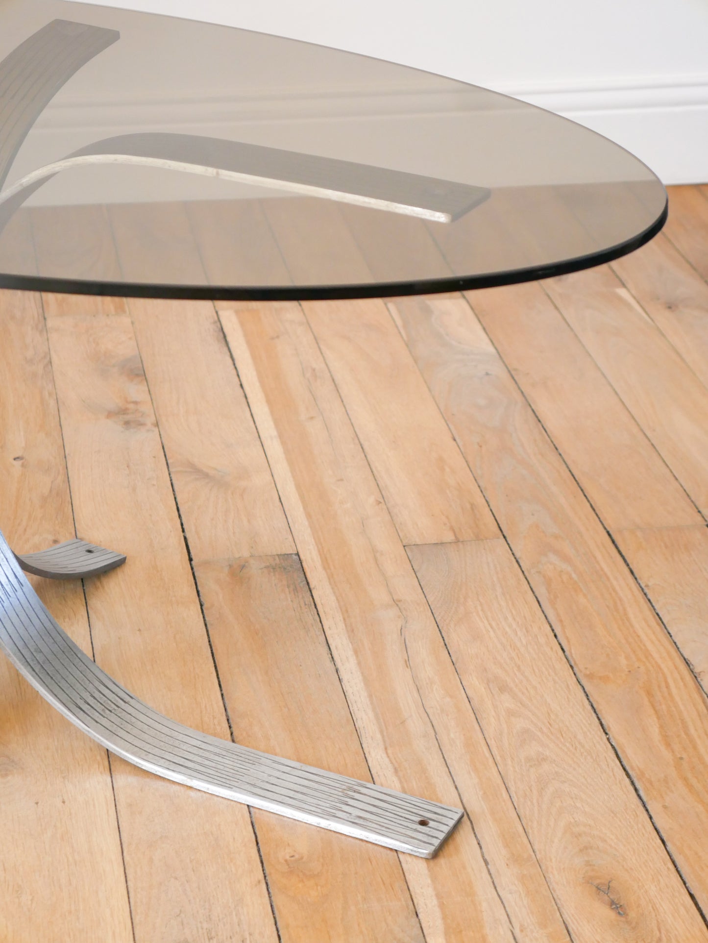 Table basse ovale en verre fumé et acier brossé, 1968