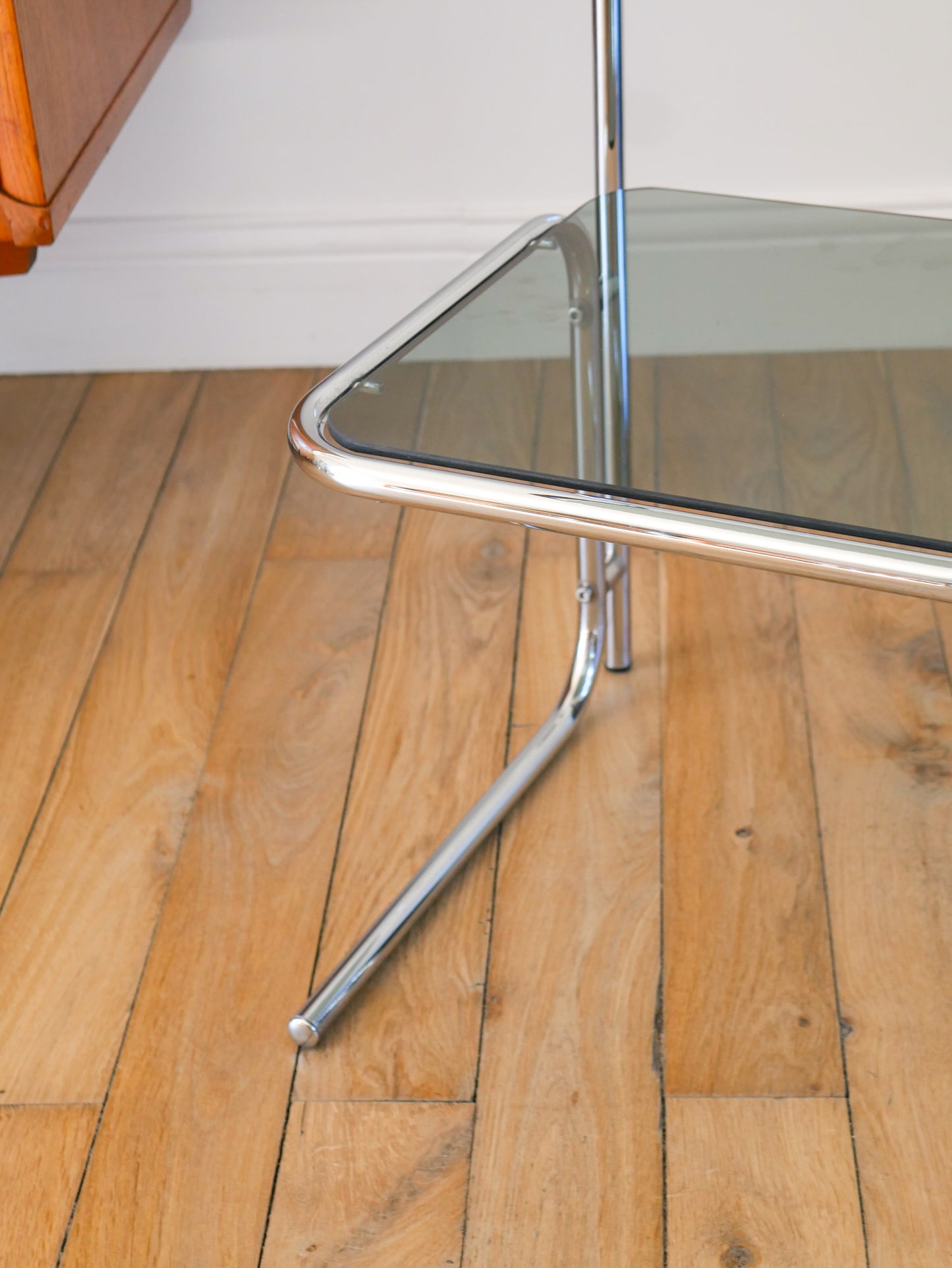 Table d'appoint tubulaire en chrome et verre fumé bleuté, double plateaux, Design, 1970