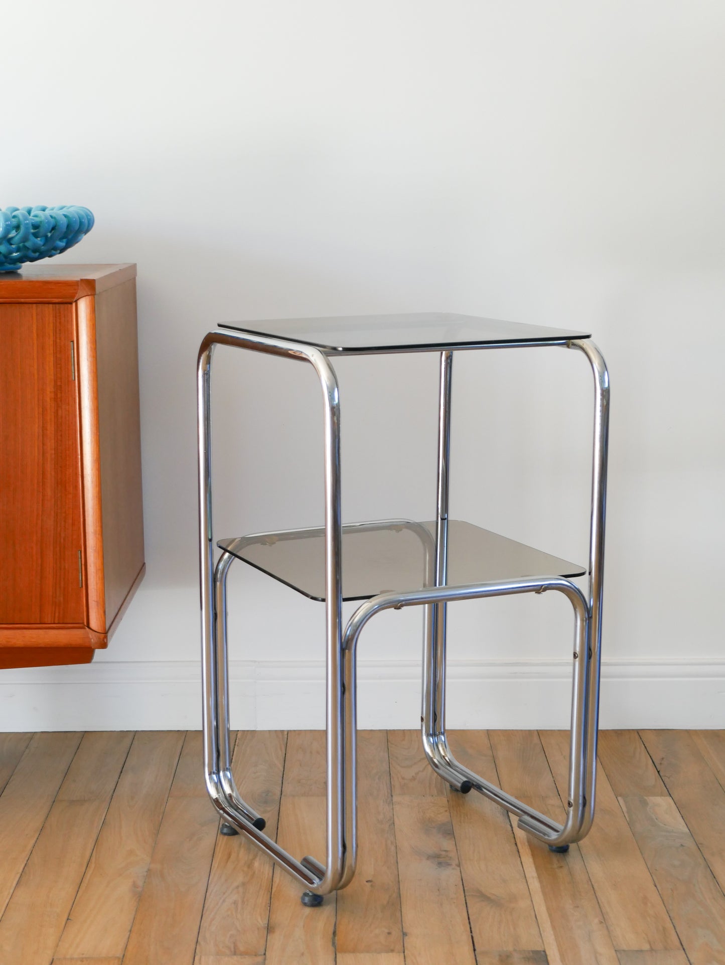 Console tubulaire  en chrome et verre fumé, double plateaux, Design, 1970