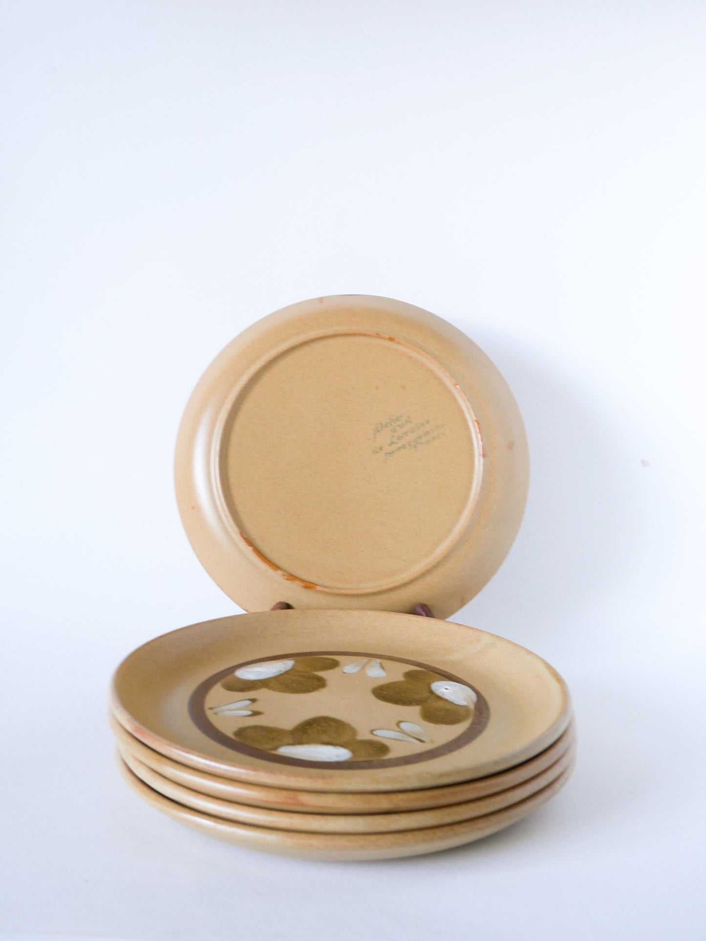 Lot de 5 assiettes plates en grès, motifs Fleurs, Peints à la Main, Sarreguemines, 1960