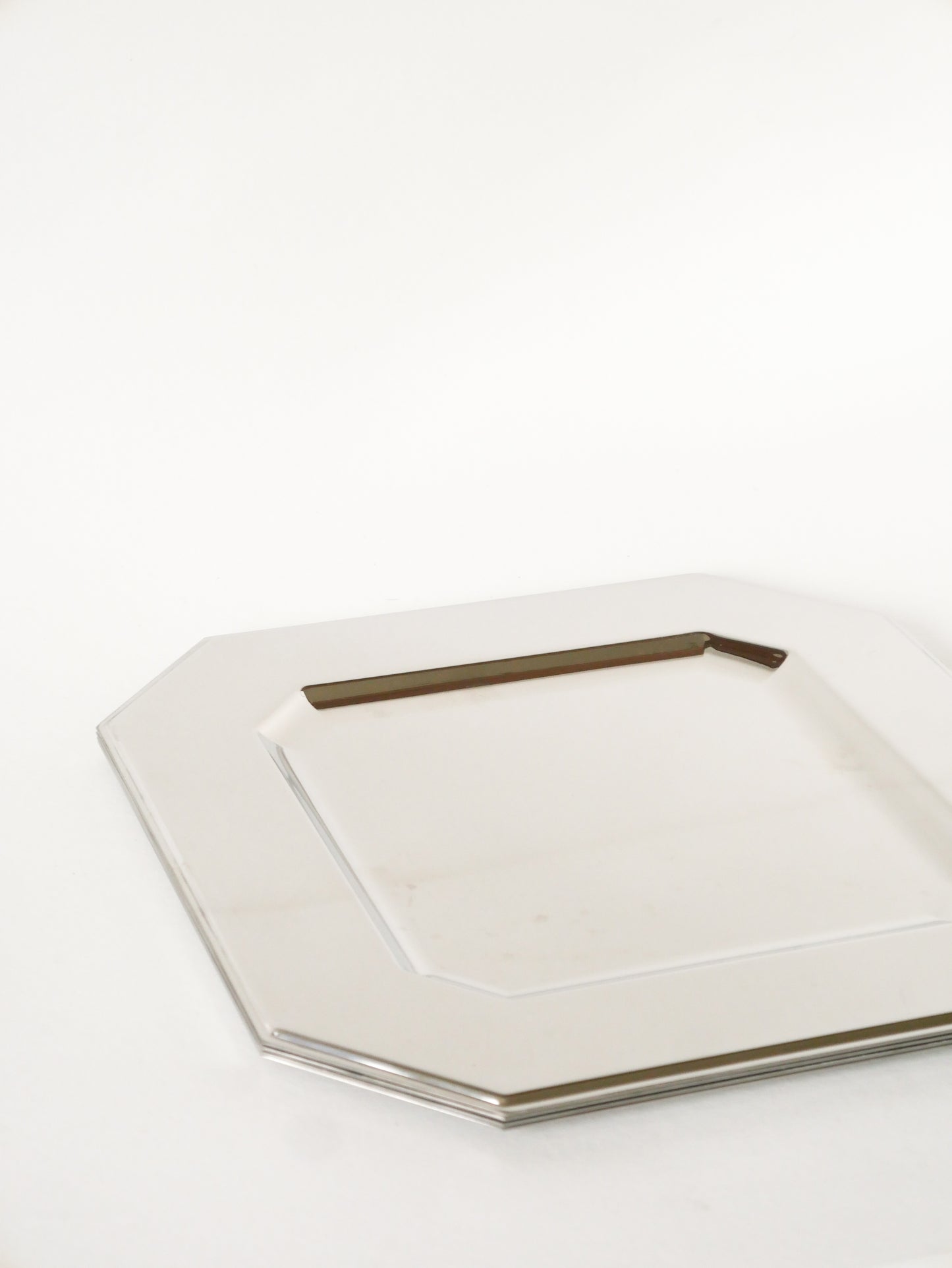 Ensemble de 4 grandes assiettes octogonales en inox, Design, 1970