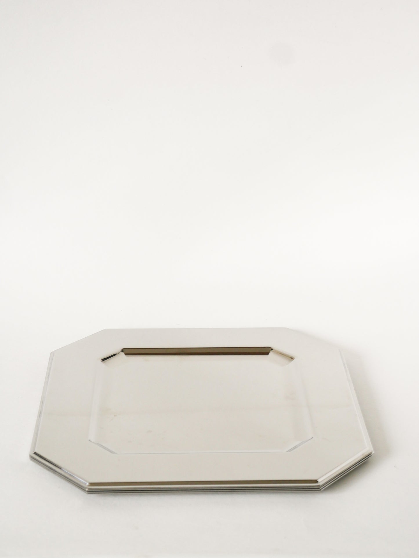 Ensemble de 4 grandes assiettes octogonales en inox, Design, 1970