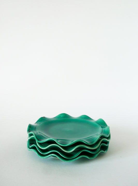 Ensemble de 4 assiettes à dessert en céramique dentelées, Vert, Vallauris, Signé Granjean-Jourdan, 1960
