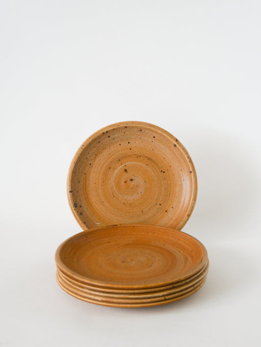 Lot de 6 assiettes à dessert en grès moucheté, fabrication artisanale, 1970