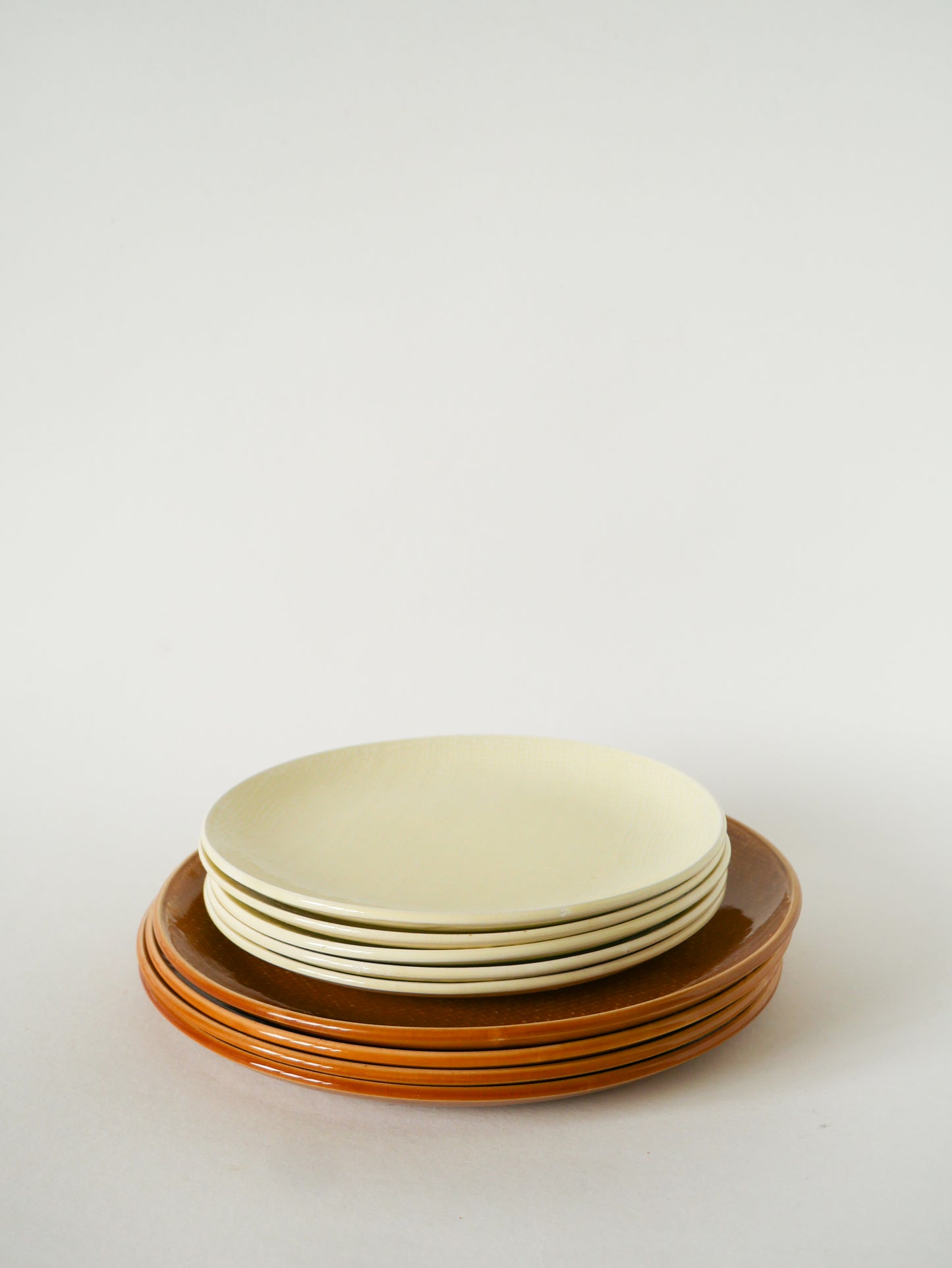 Lot de 5 assiettes à dessert, effet tissé, Jaune Beurre, Salins, 1950