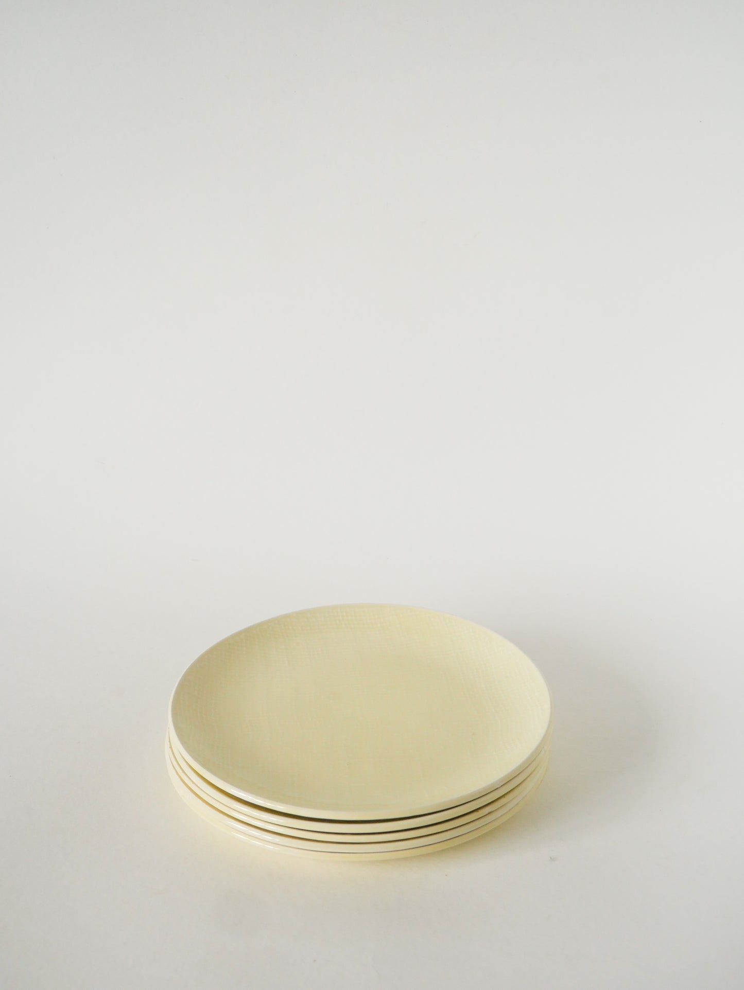 Lot de 5 assiettes à dessert, effet tissé, Jaune Beurre, Salins, 1950