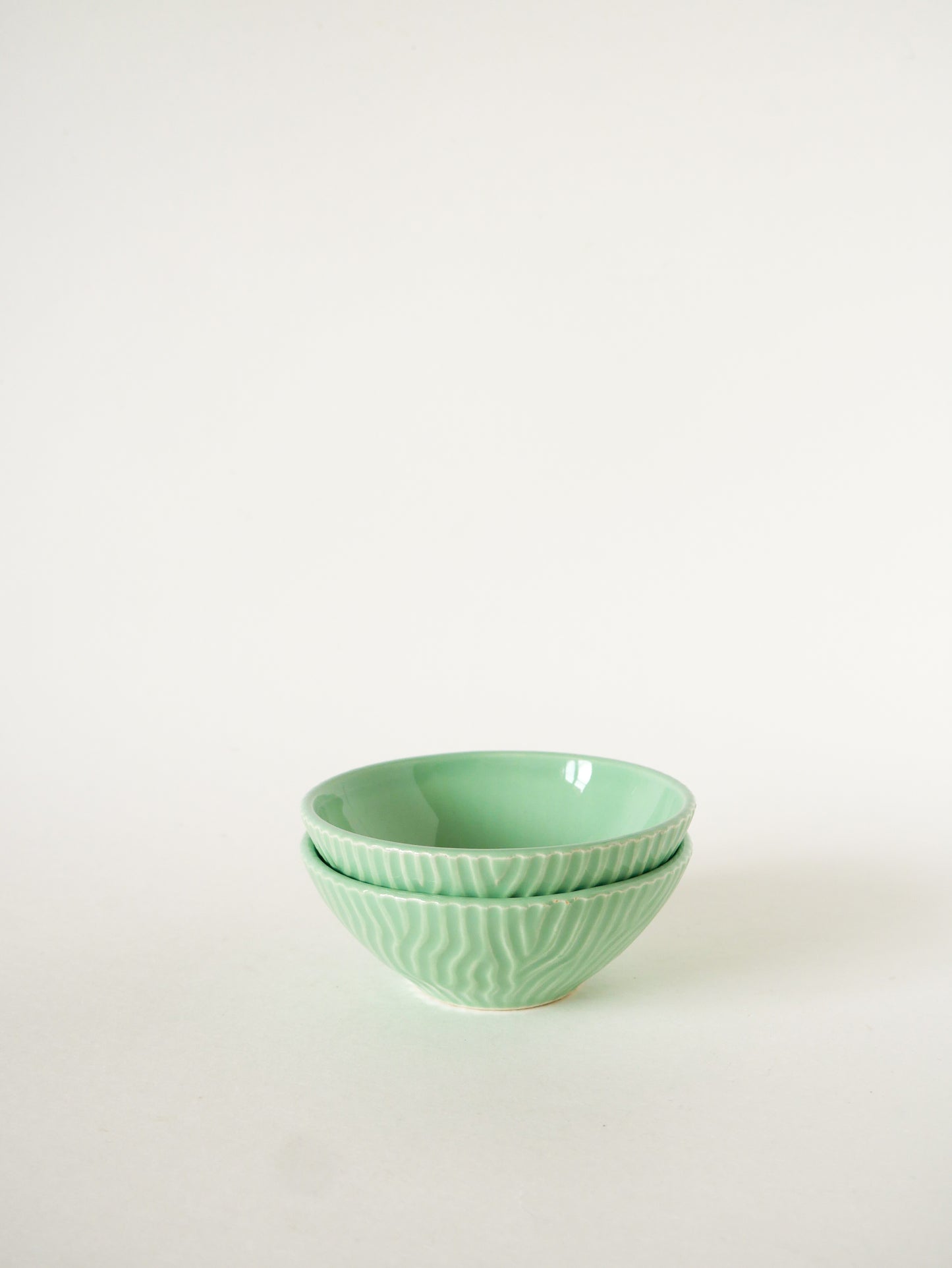 Paire de mini bols en Barbotine, Menthe, Digoin Sarreguemines, 1960