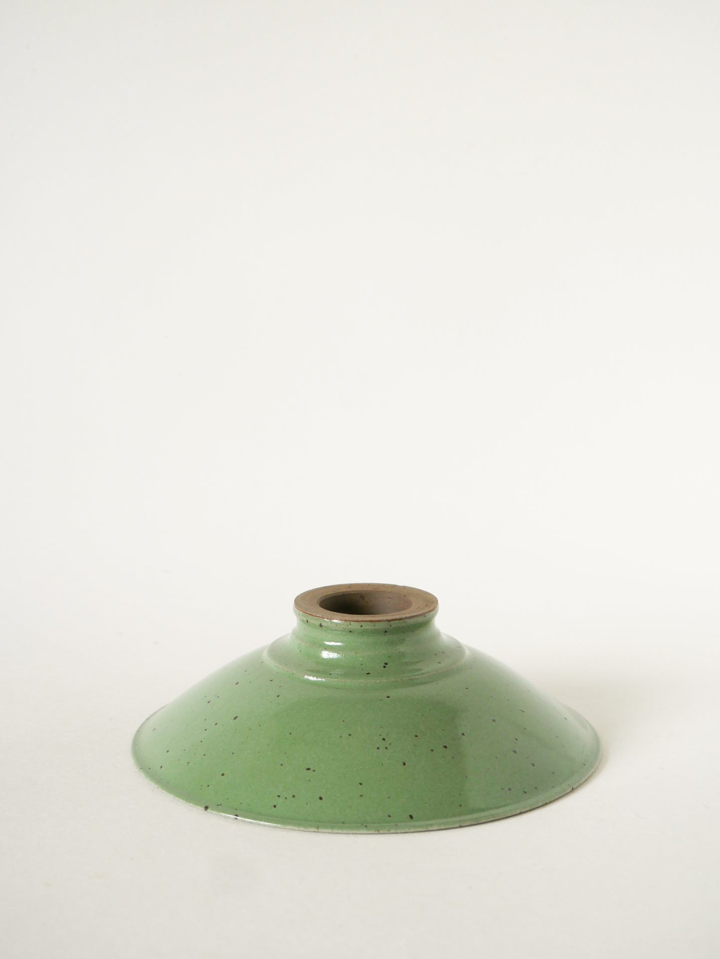 Coupe sur pieds en céramique, Vert de Gris, Signée, 1970