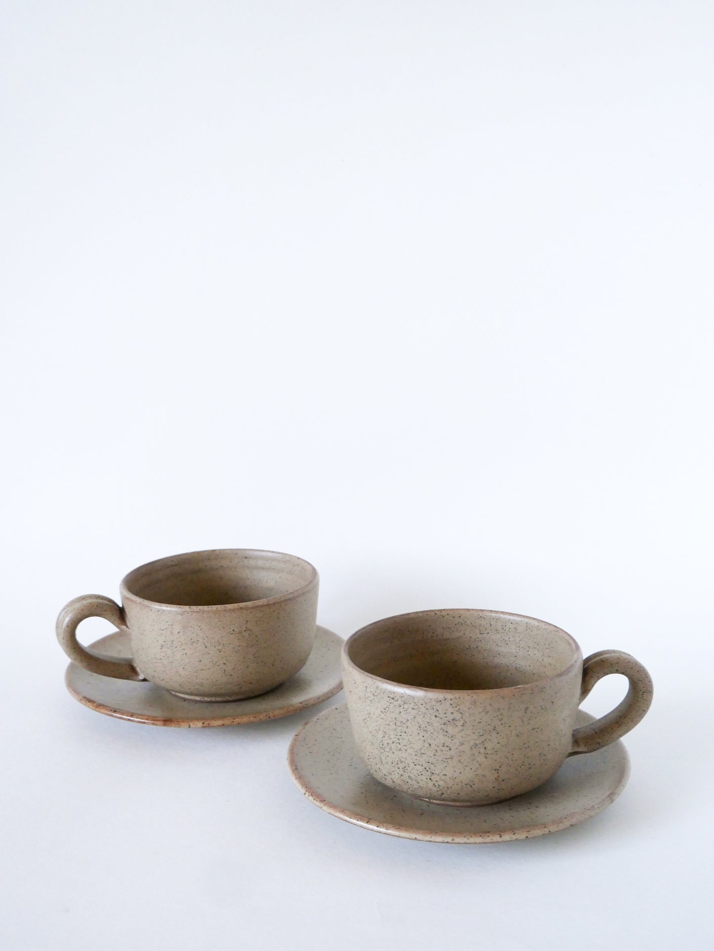 Paire de déjeuners en grès, fabrication artisanale, Gris, 1970