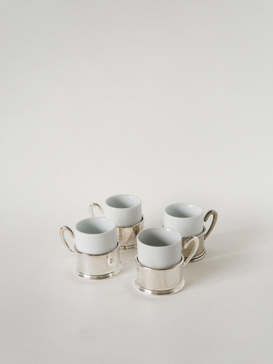 Ensemble de 4 tasses à café en porcelaine et métal argenté, 1970