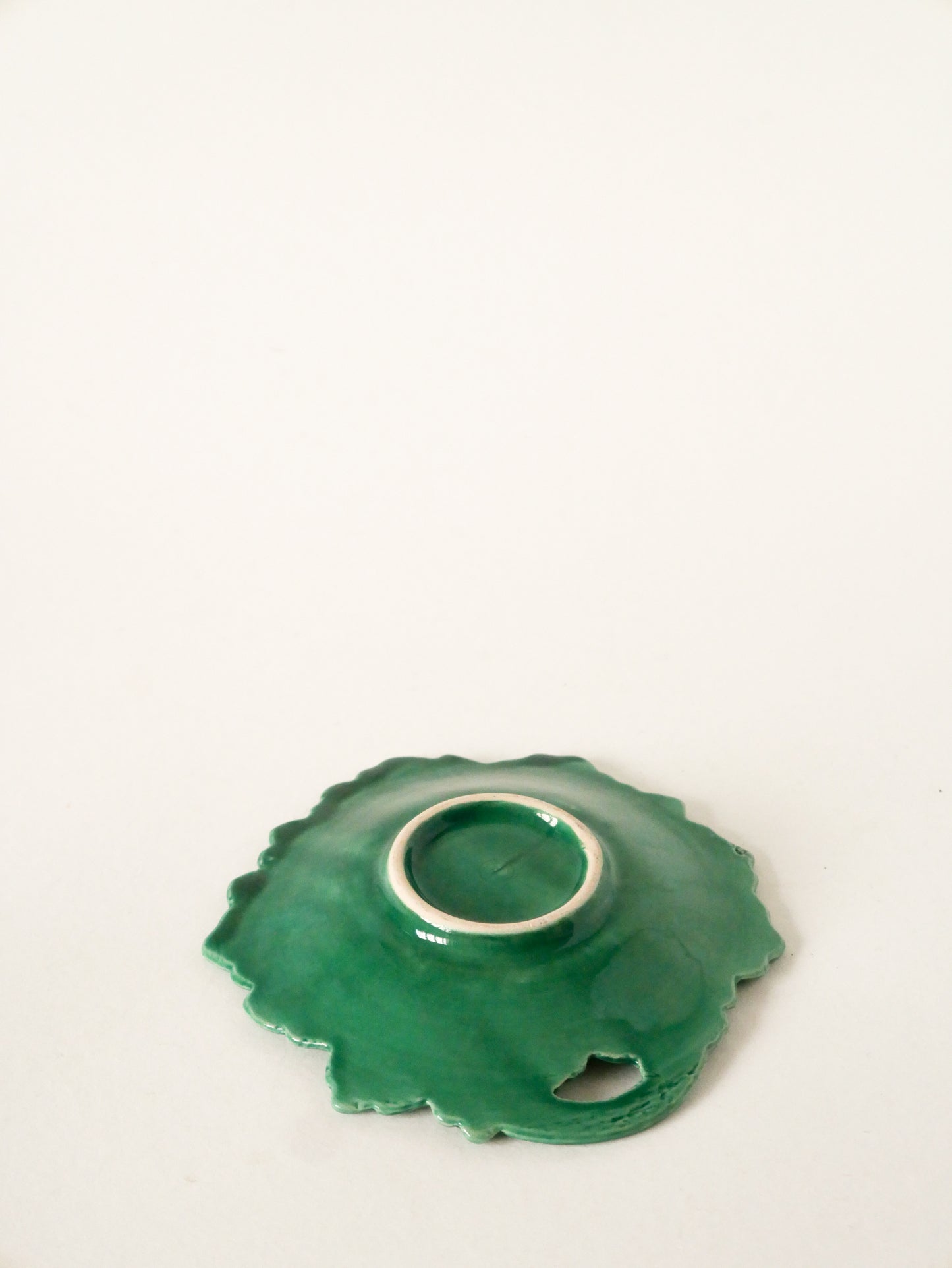 Vide-poche en barbotine modèle Feuille, Vert, 1960 - 14 cm