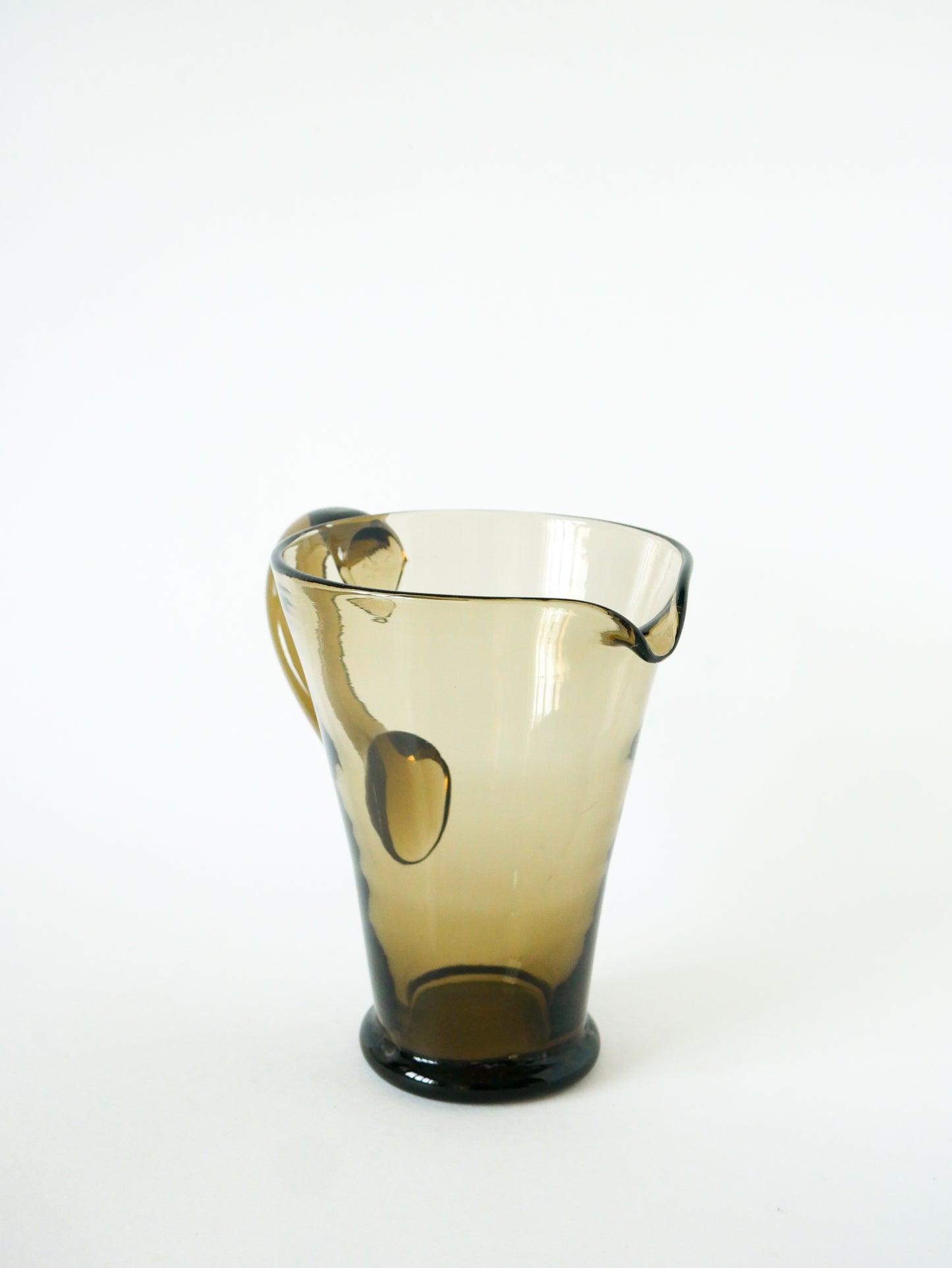 Pichet en verre fumé, Design, 1970 - 21 X 19 cm