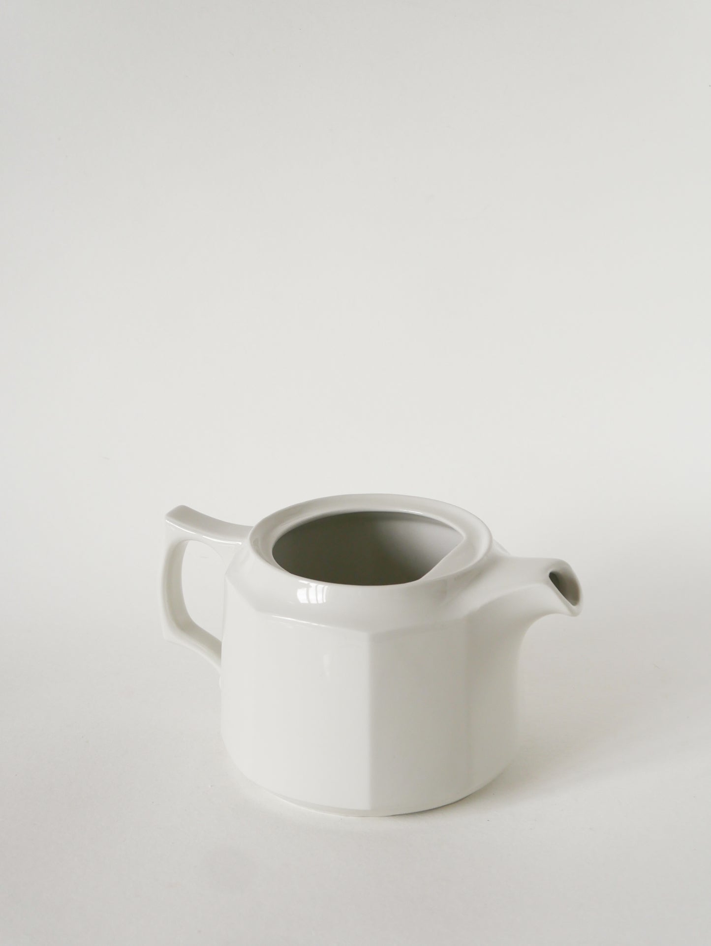 Théière en céramique facettée, Blanc, 1950