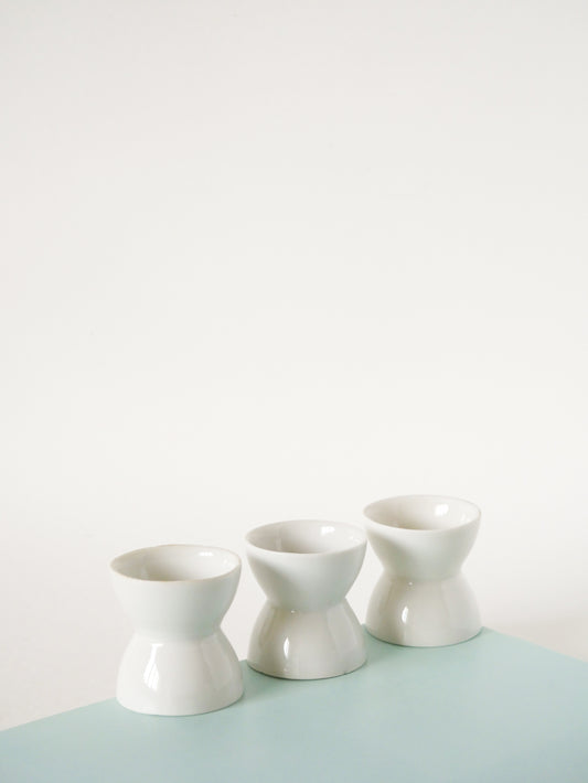 Trio de coquetiers diabolos en faïence, Blanc, 1960